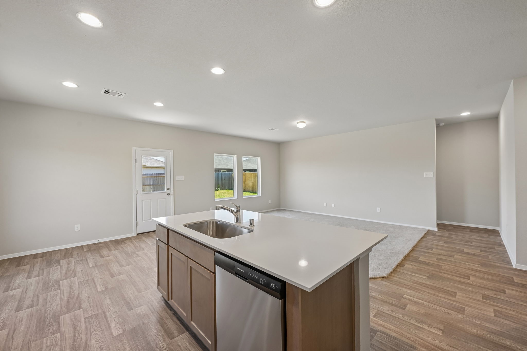 21544 Holbrook Drive Property Photo 14