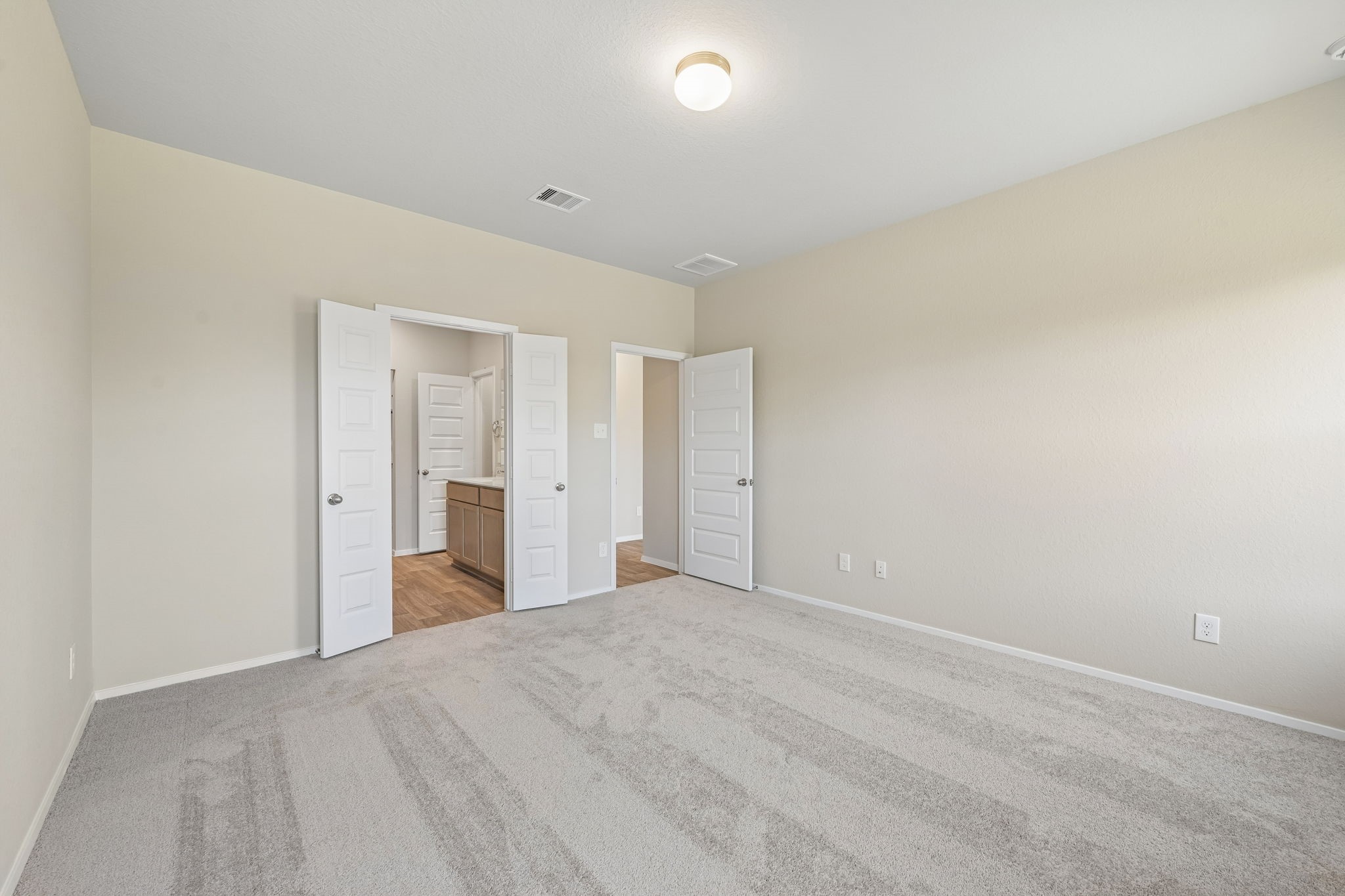 21544 Holbrook Drive Property Photo 22
