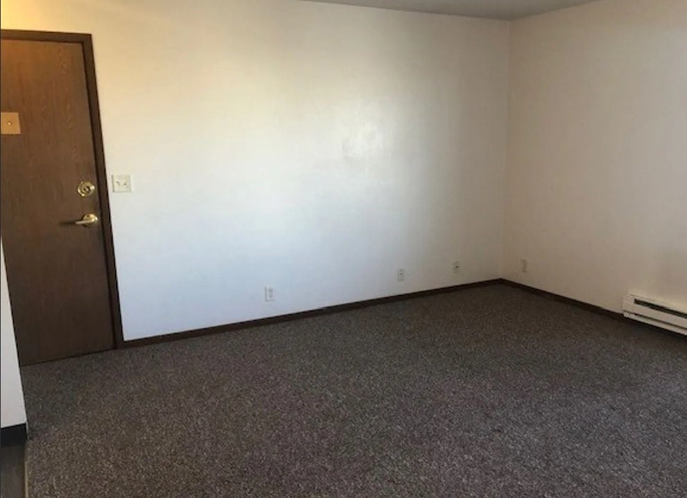 1216 S G Avenue Property Photo 9