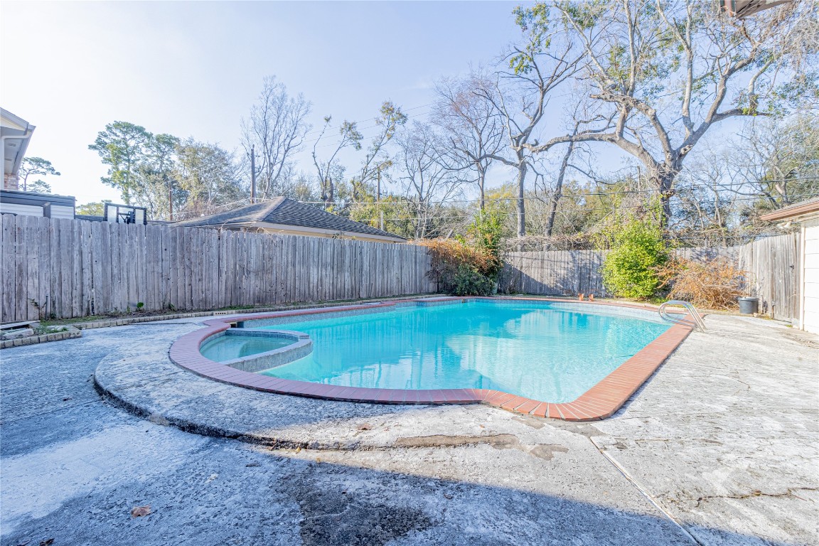 4906 Droddy Street Property Photo 5