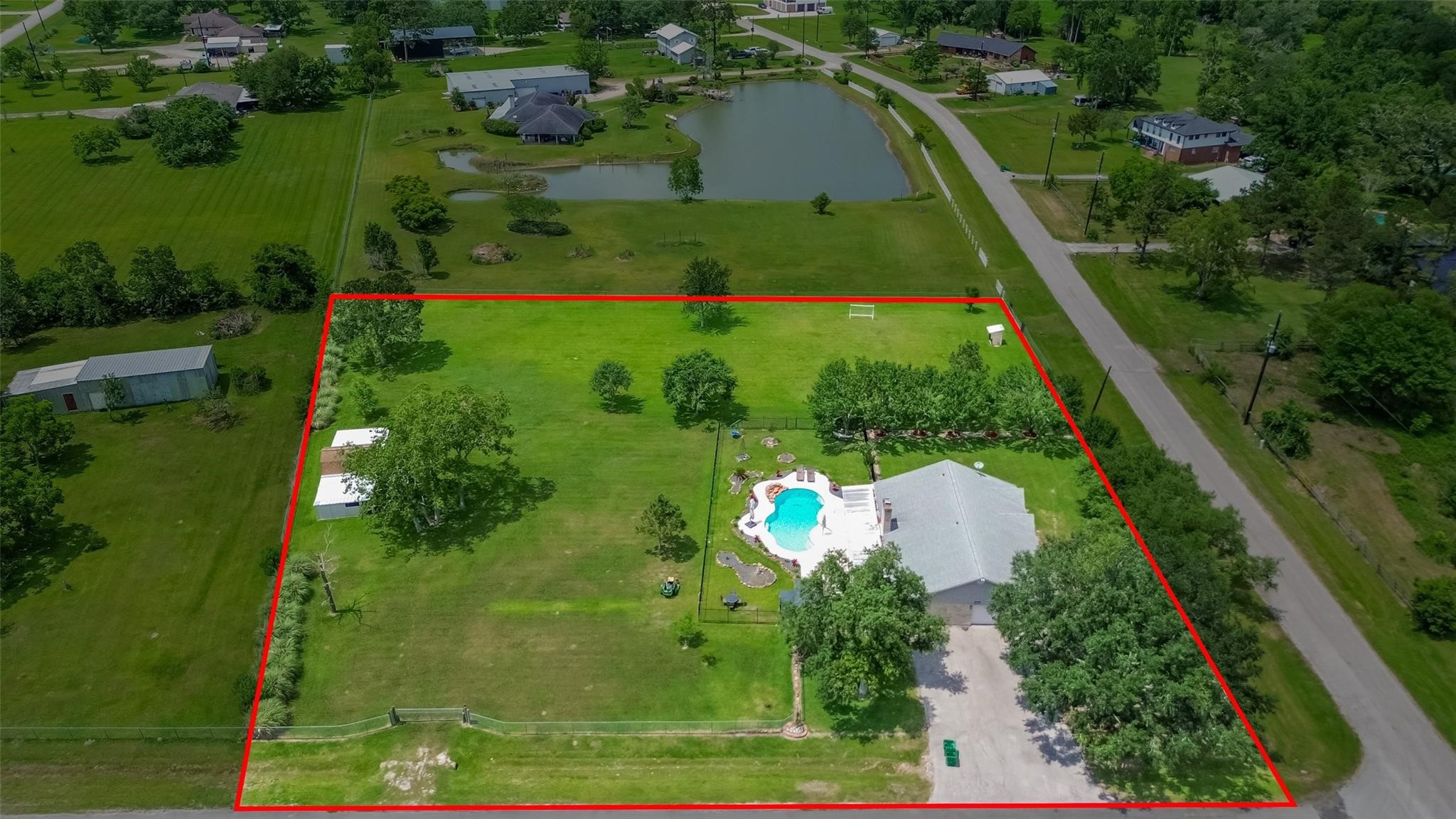 9526 Sandy Lane Property Photo 3