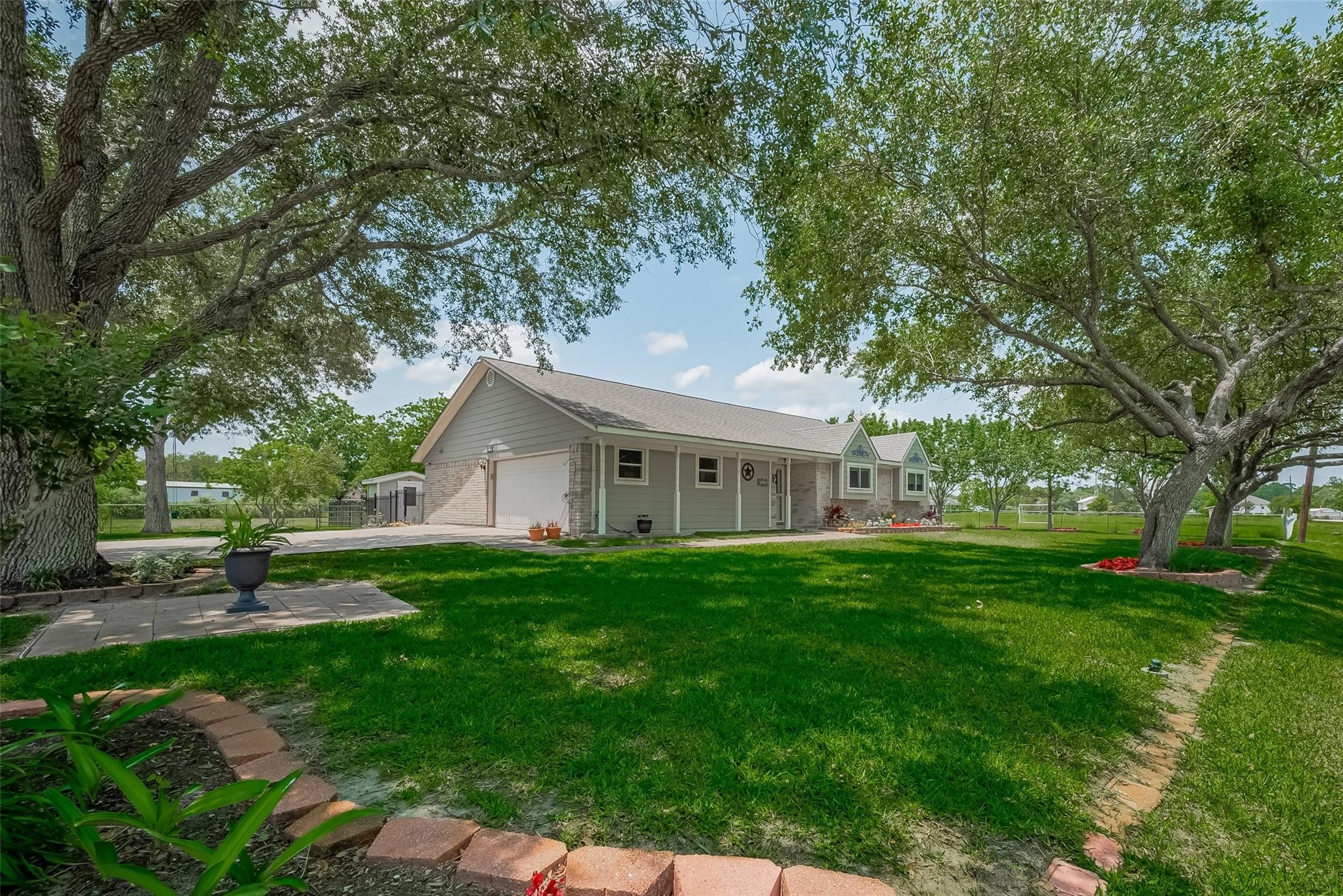 9526 Sandy Lane Property Photo 7