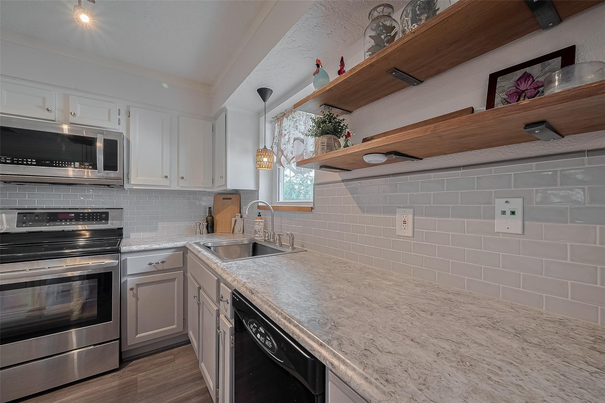 9526 Sandy Lane Property Photo 19