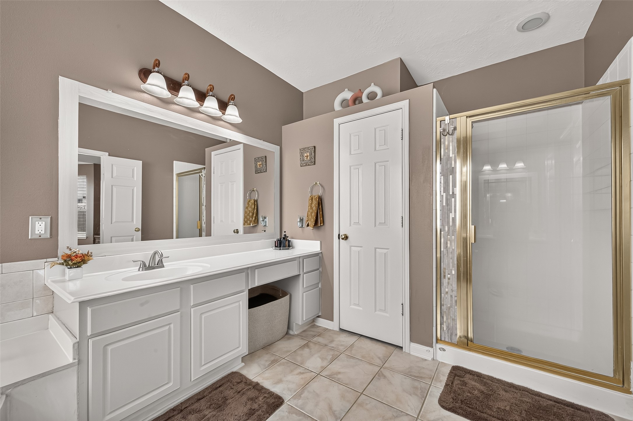 18526 Autumn Park Drive Property Photo 34