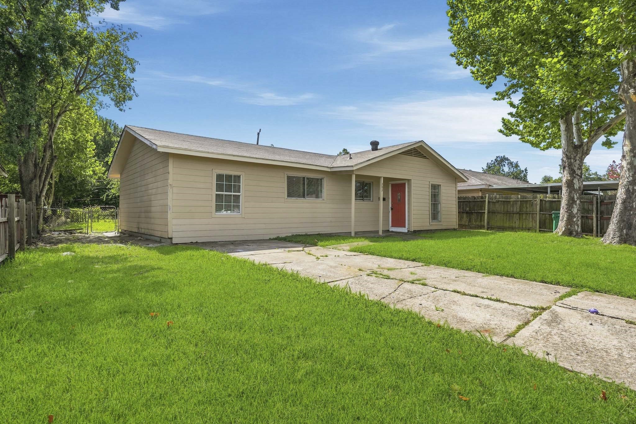 303 Brown Drive Property Photo 1