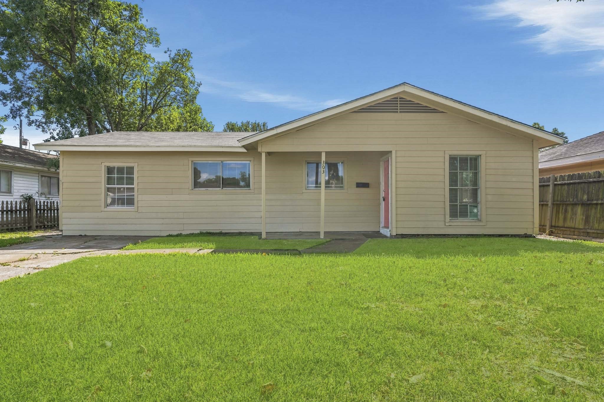 303 Brown Drive Property Photo 2
