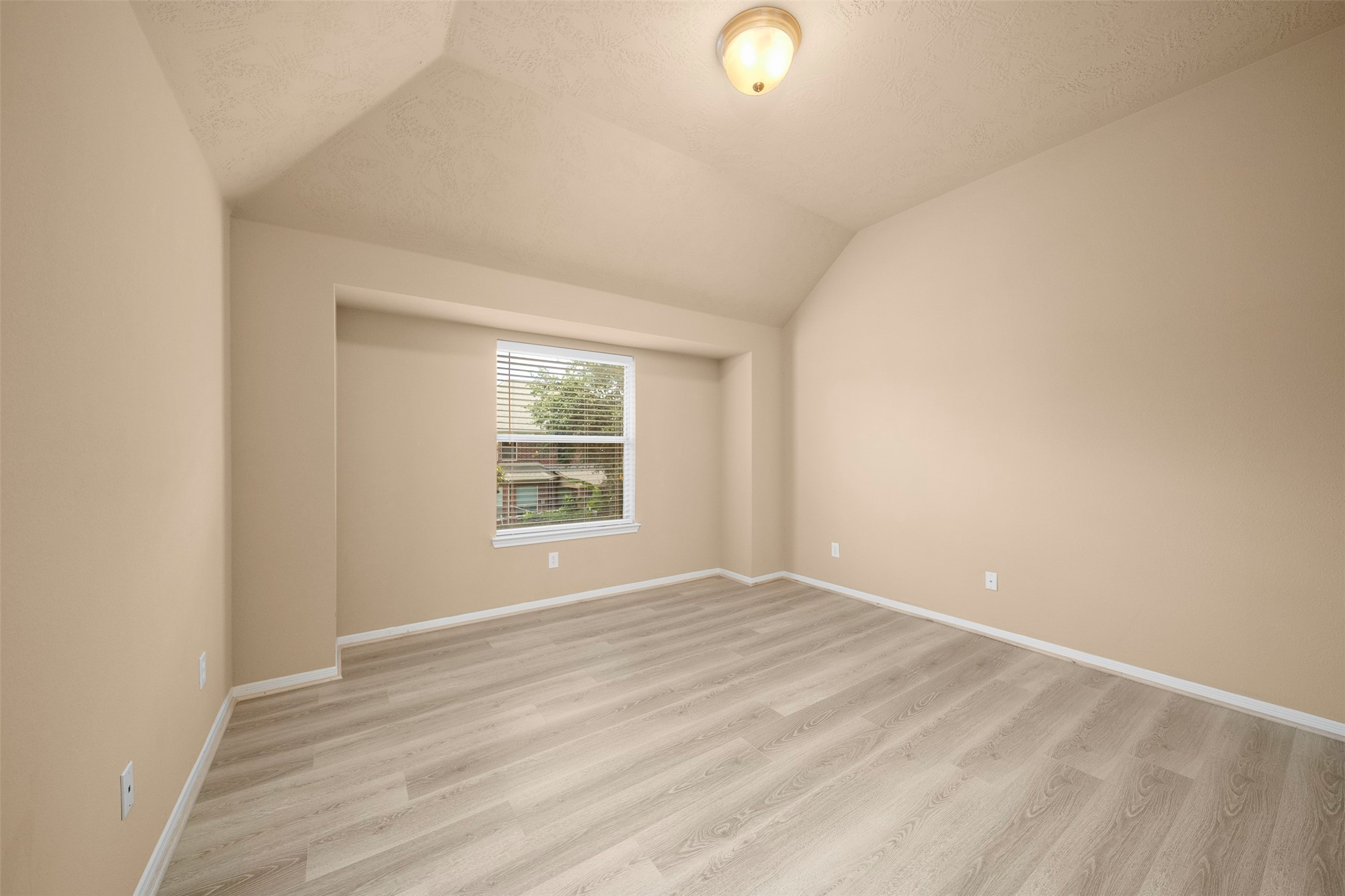 12311 Amanda Meadows Property Photo 32