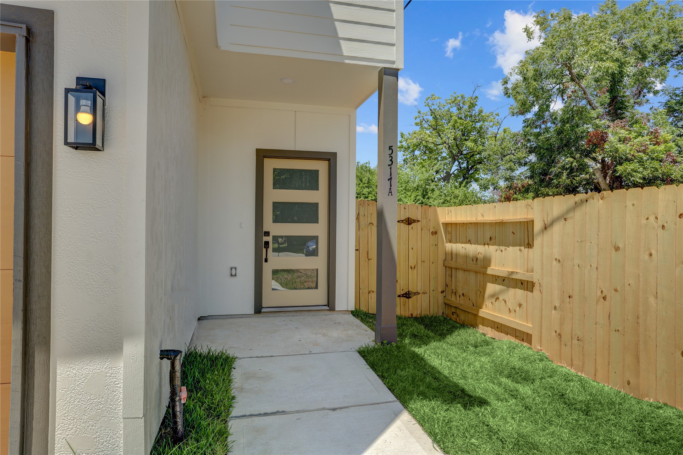 5317 Nielan Street A-b Property Photo 5
