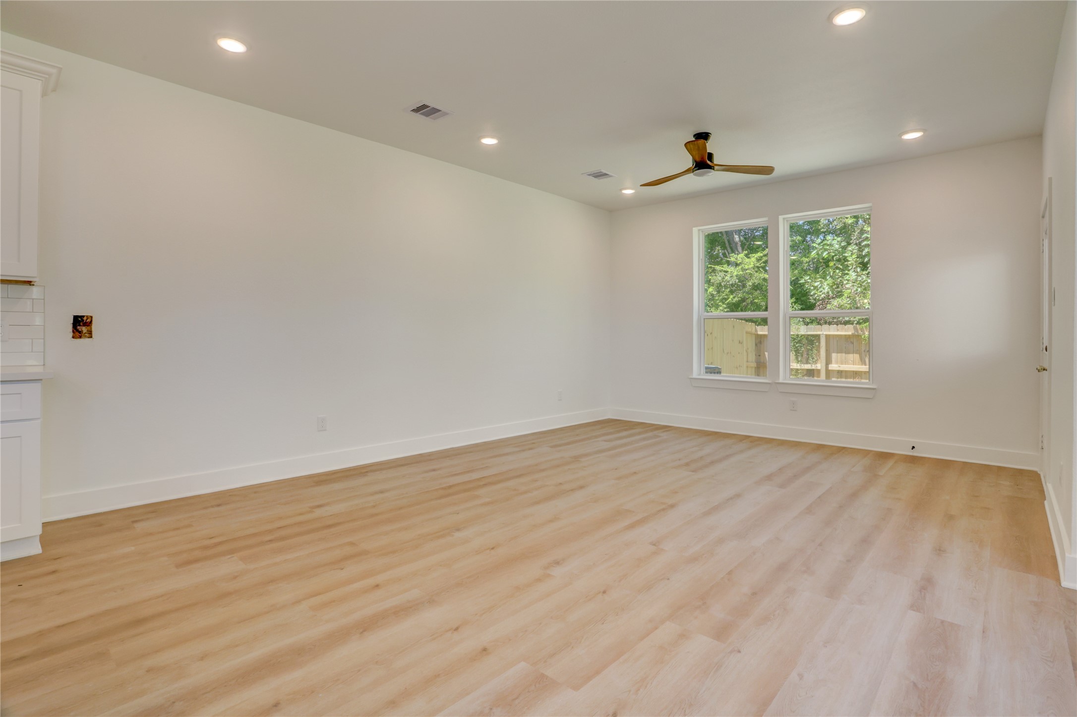 5317 Nielan Street A-b Property Photo 10