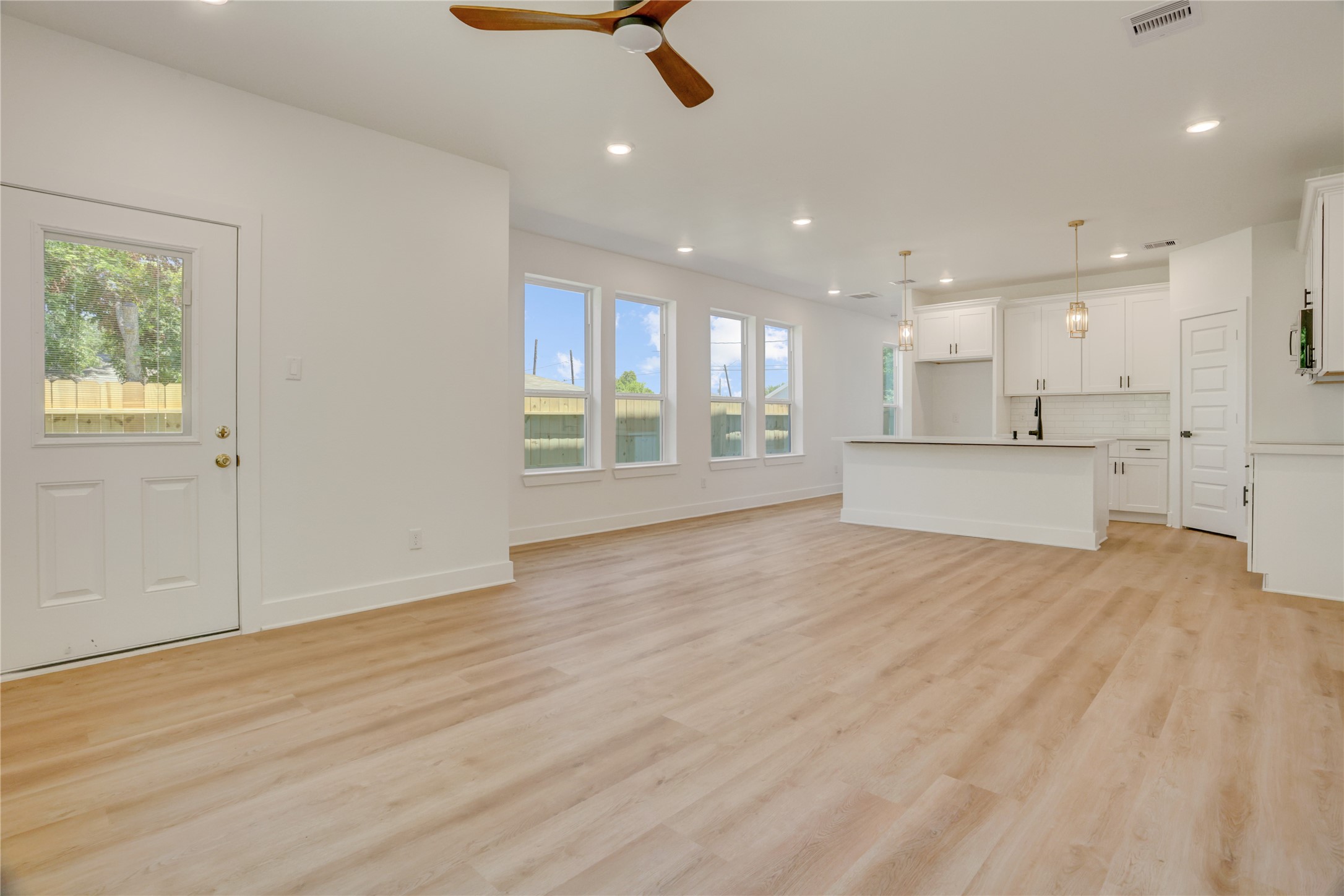 5317 Nielan Street A-b Property Photo 11