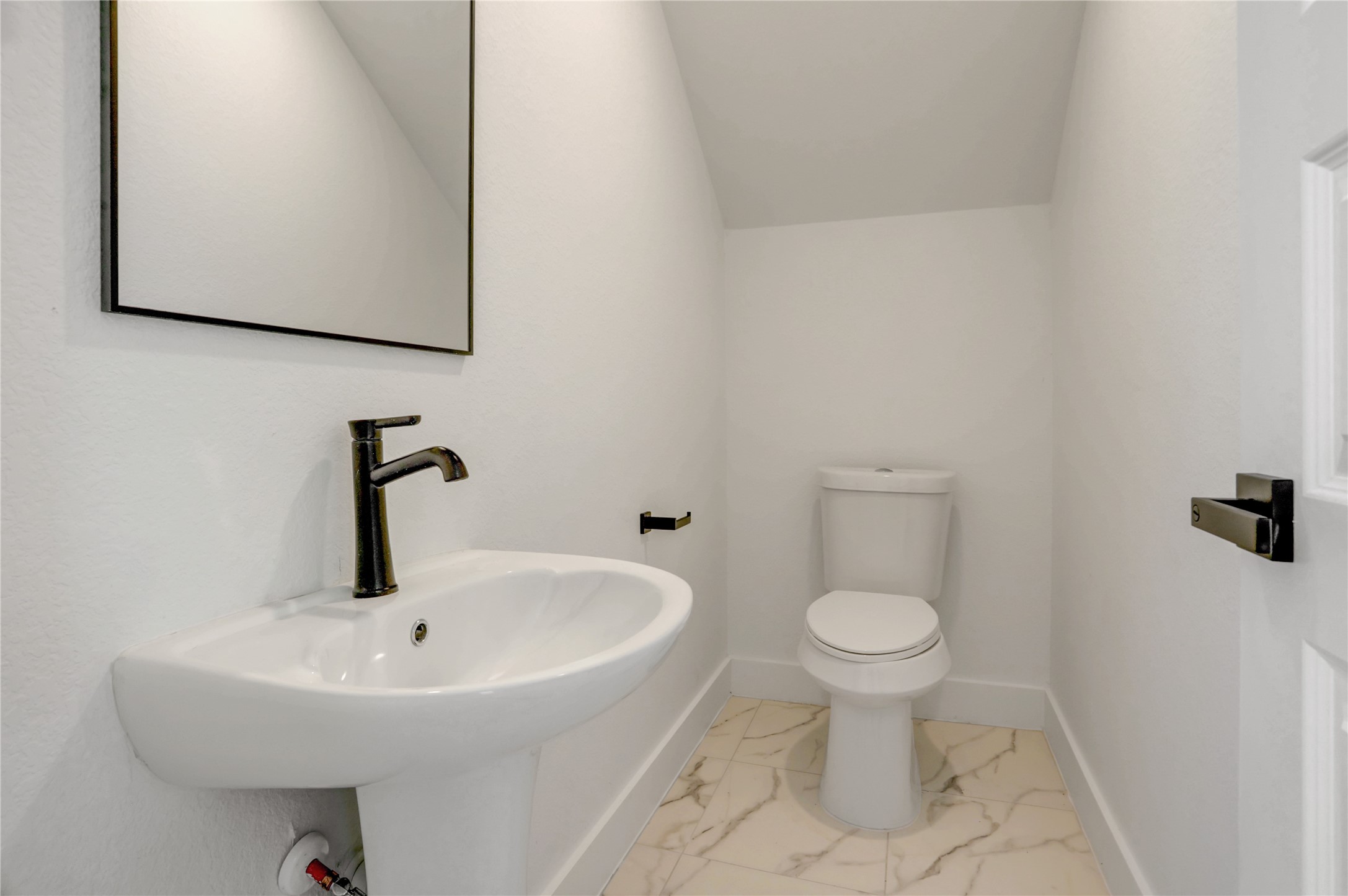5317 Nielan Street A-b Property Photo 12