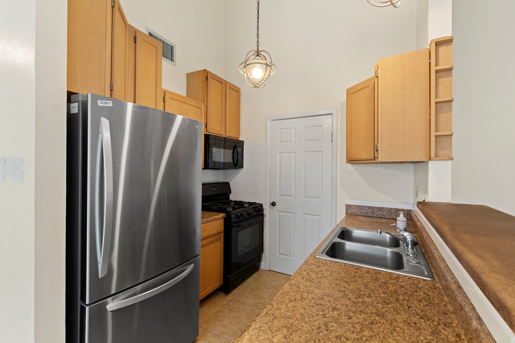 5218 Beaverbrook Drive Property Photo 3