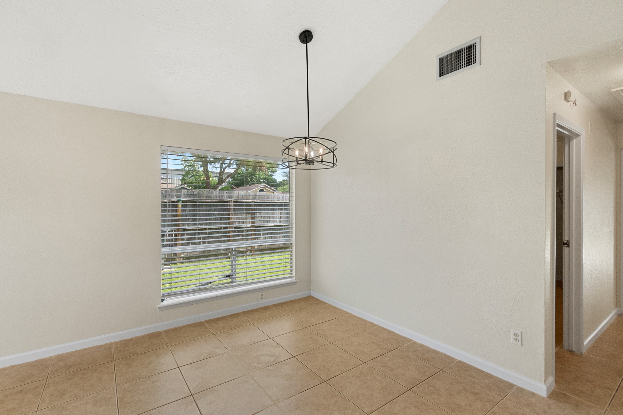 5218 Beaverbrook Drive Property Photo 7