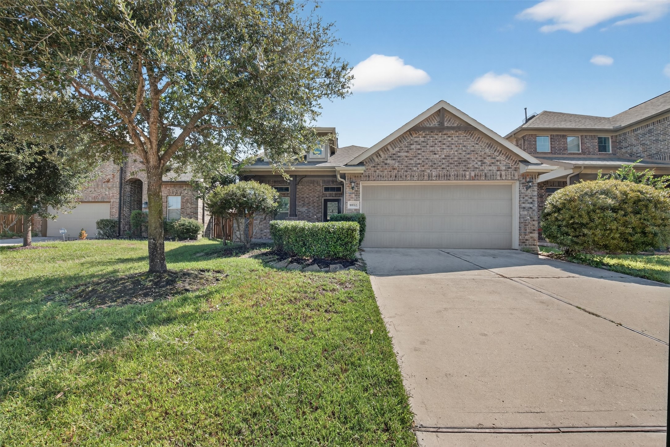 8922 Pinenut Drive Property Photo 1