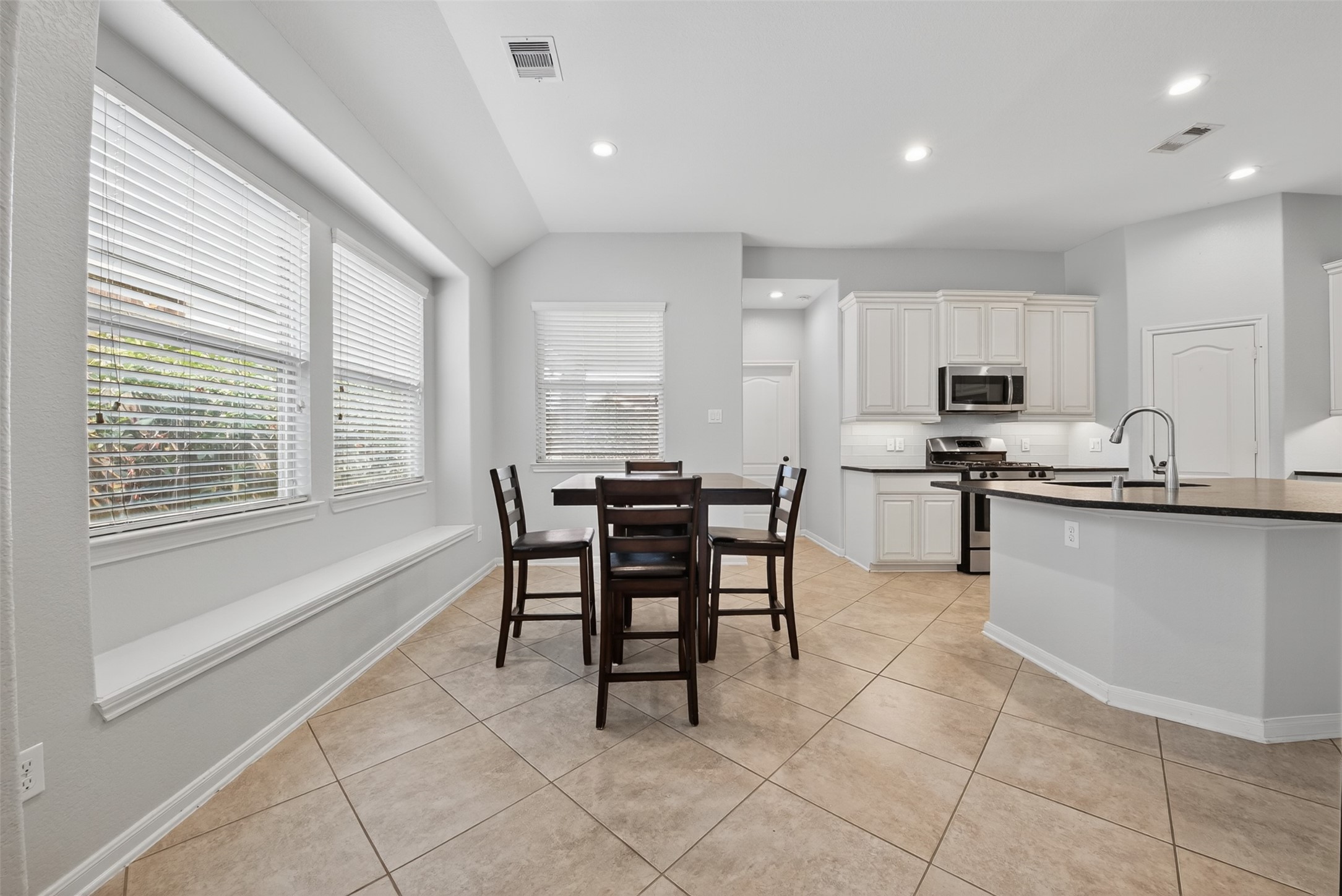 8922 Pinenut Drive Property Photo 14