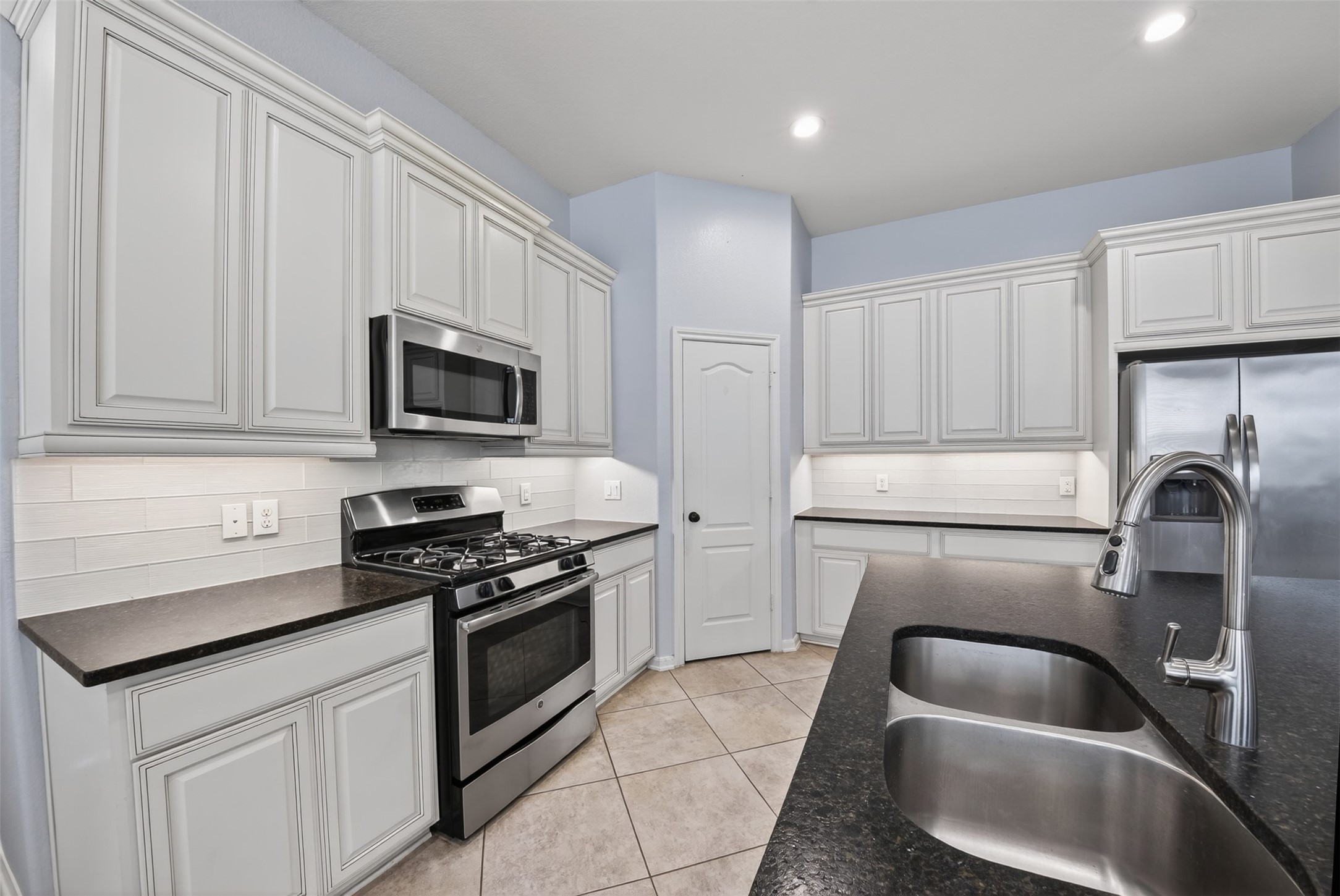 8922 Pinenut Drive Property Photo 17