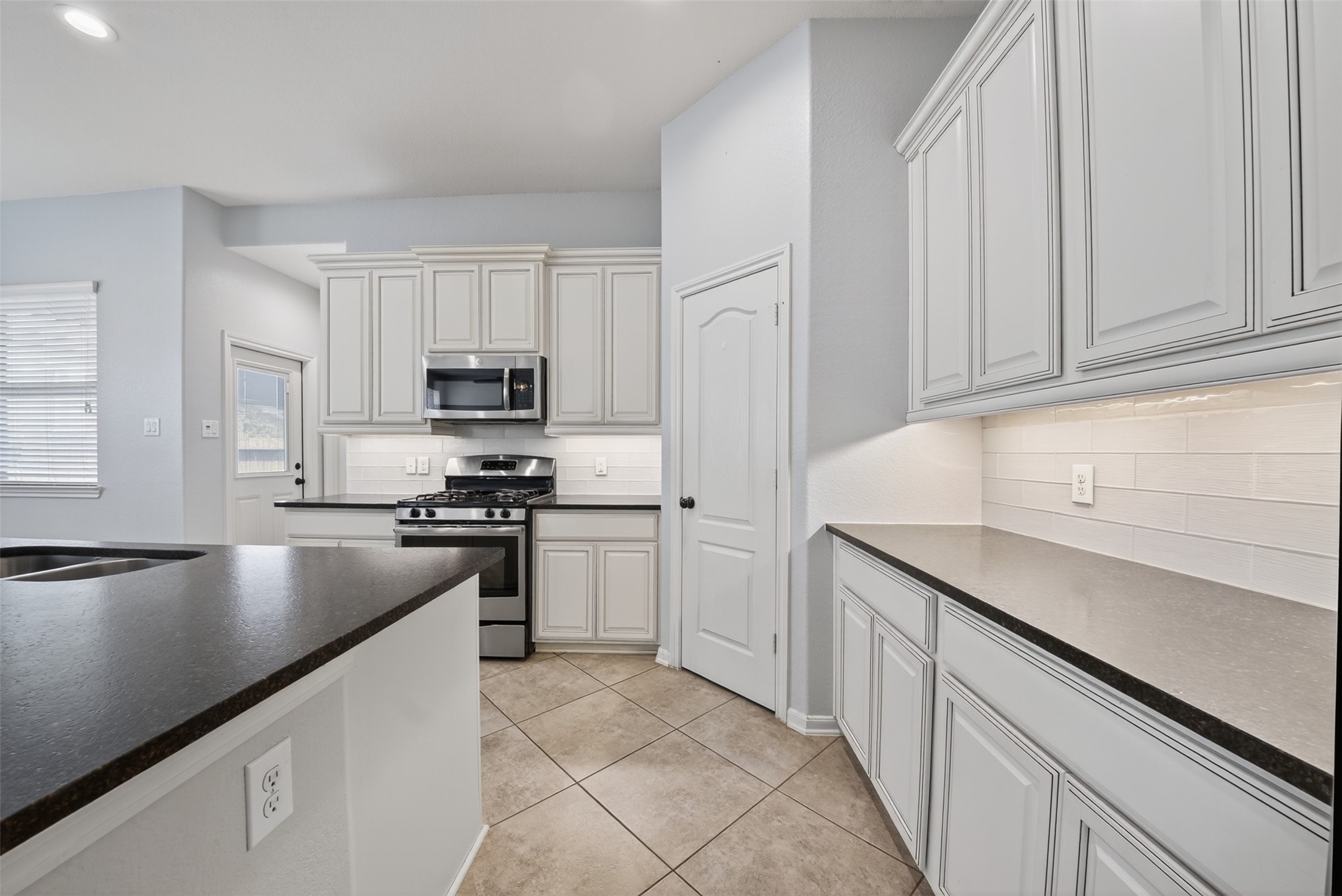 8922 Pinenut Drive Property Photo 18