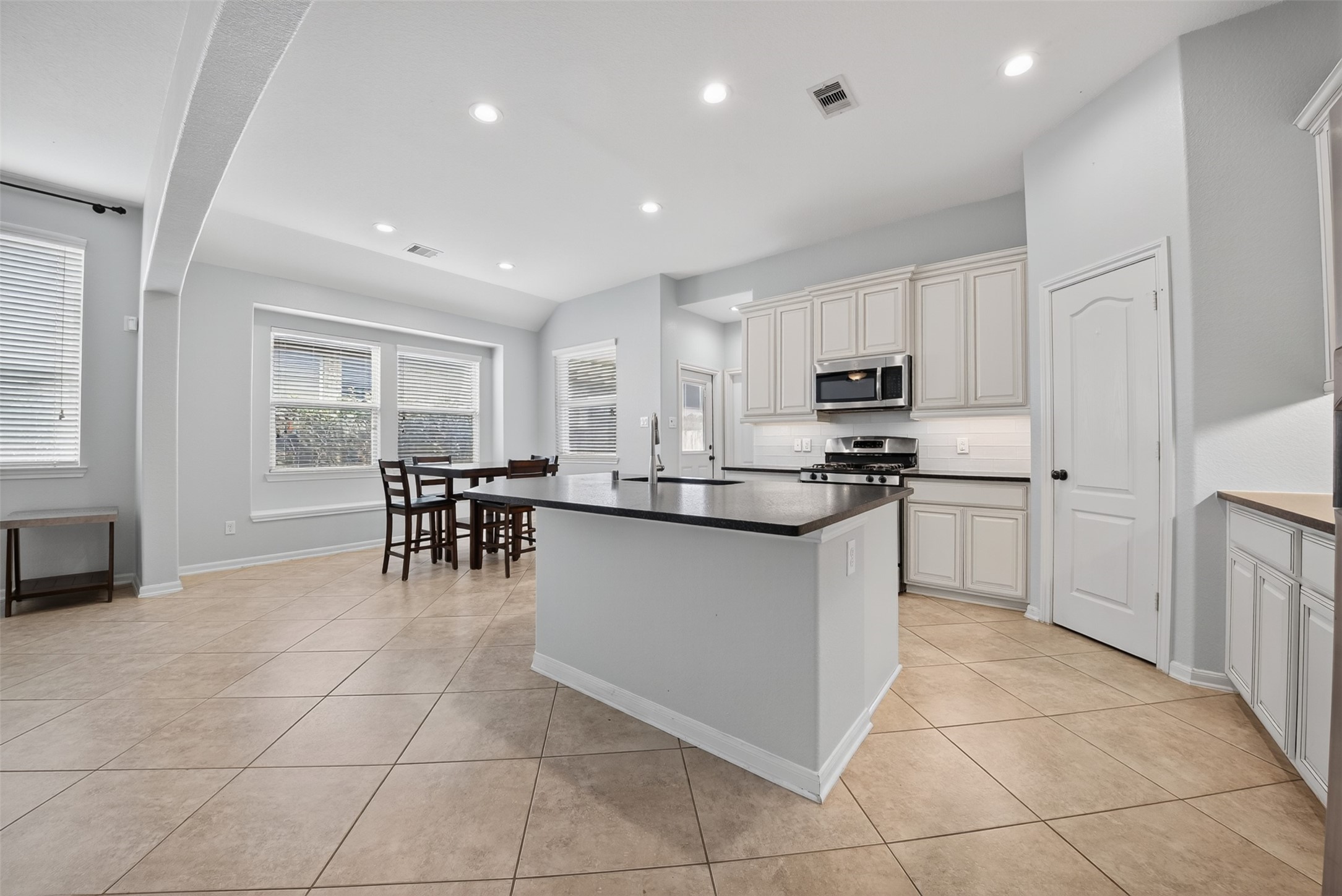8922 Pinenut Drive Property Photo 26