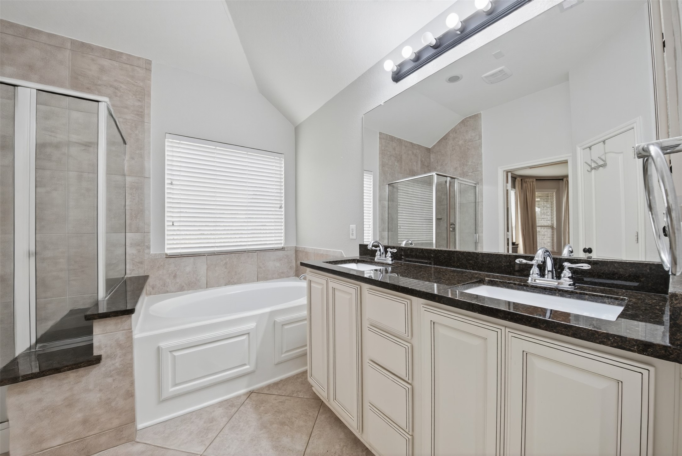 8922 Pinenut Drive Property Photo 34
