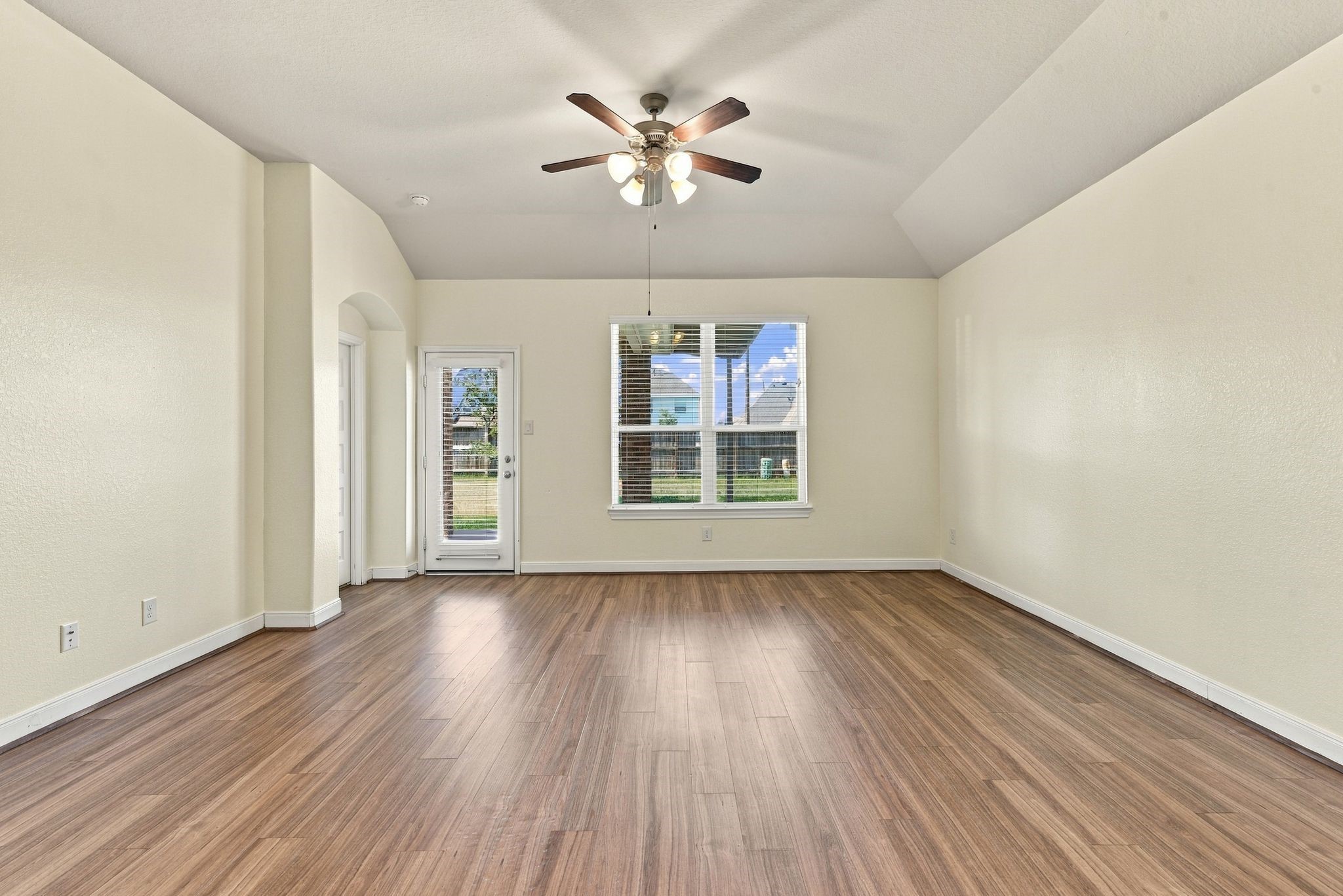 24250 Prairie Glen Lane Property Photo 5
