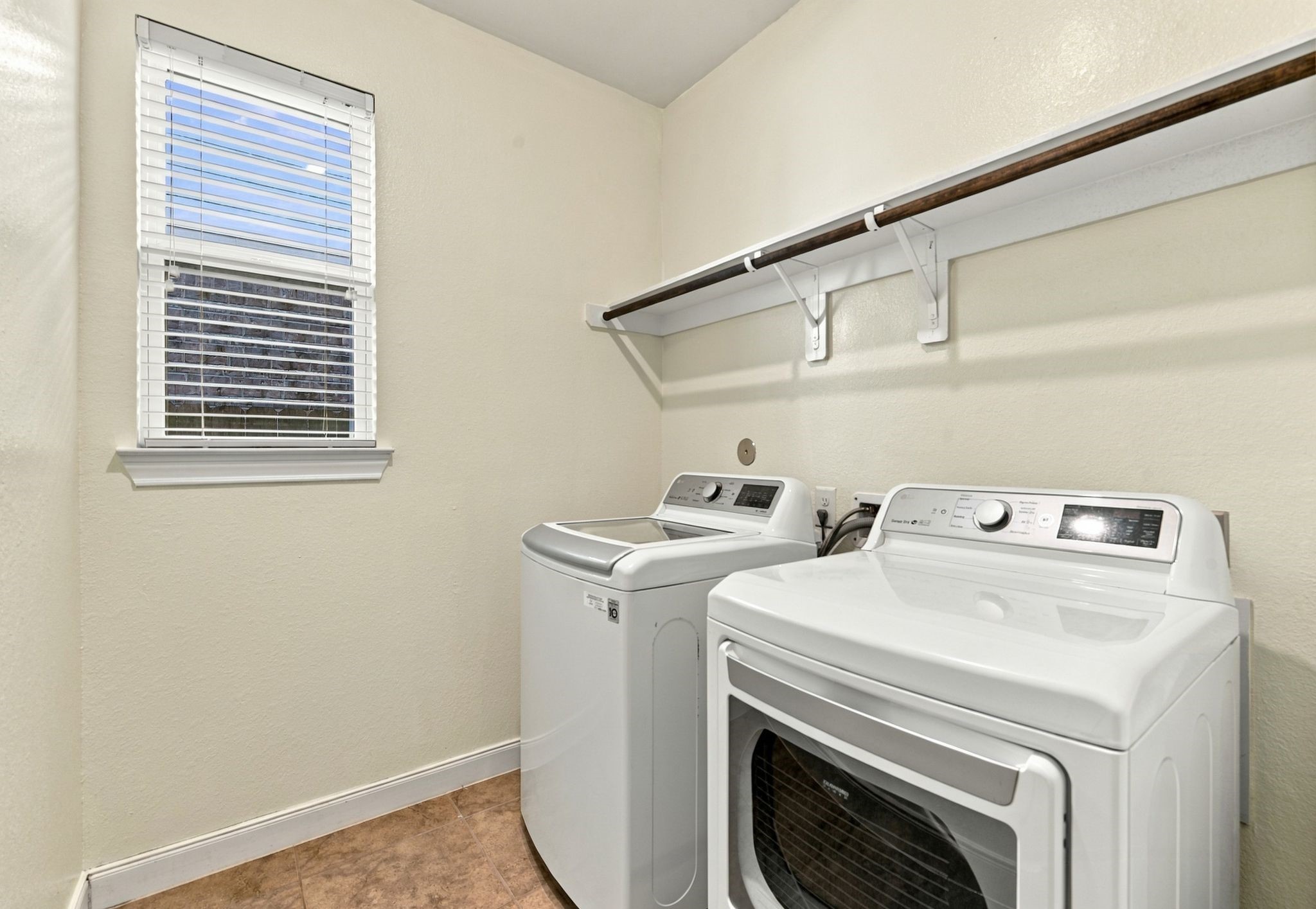 24250 Prairie Glen Lane Property Photo 28