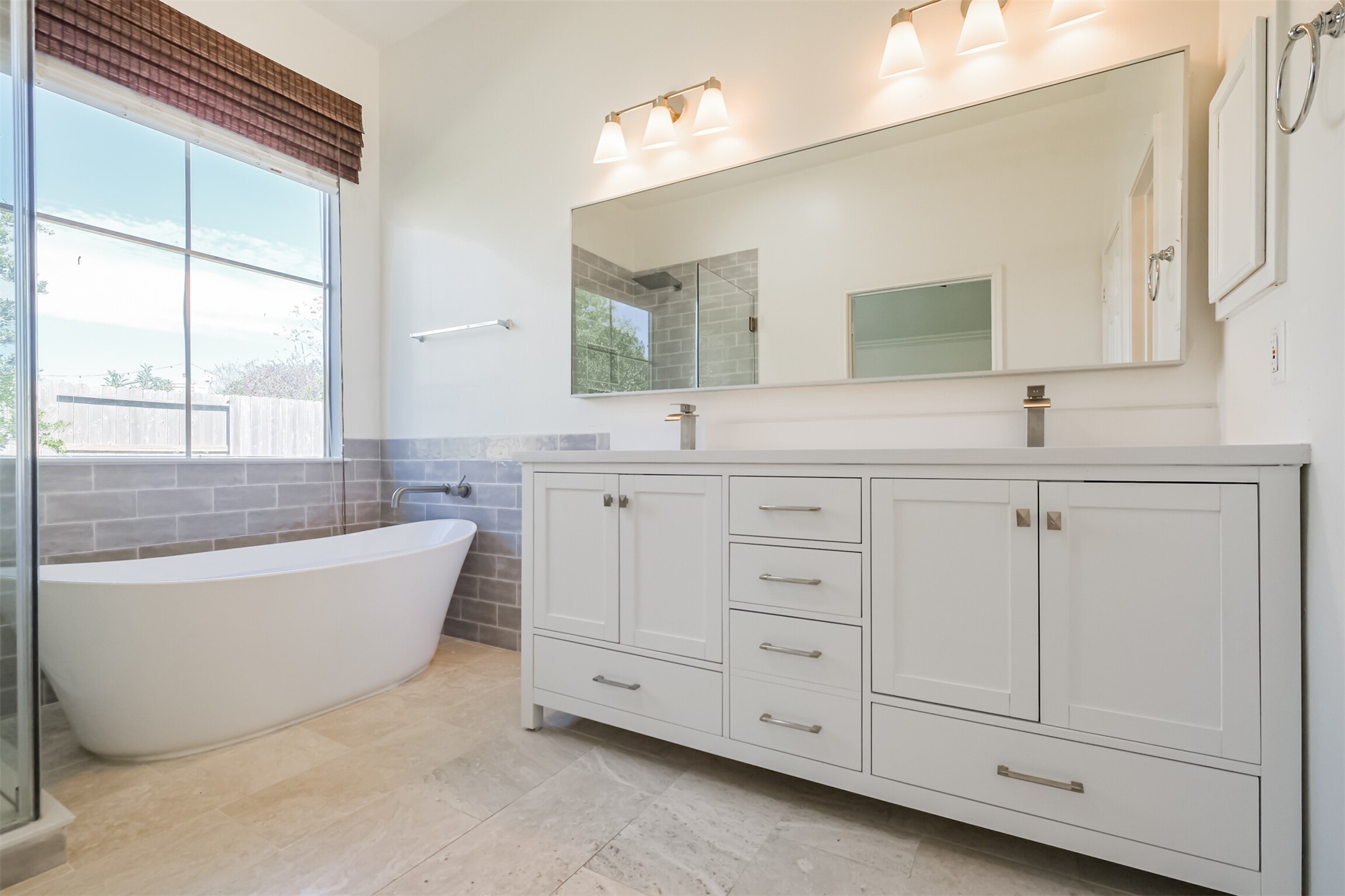 1714 Bumelia Court Property Photo 18