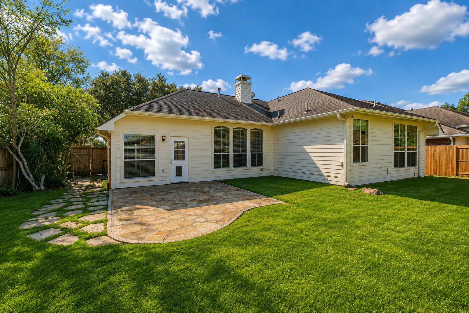 1714 Bumelia Court Property Photo 25
