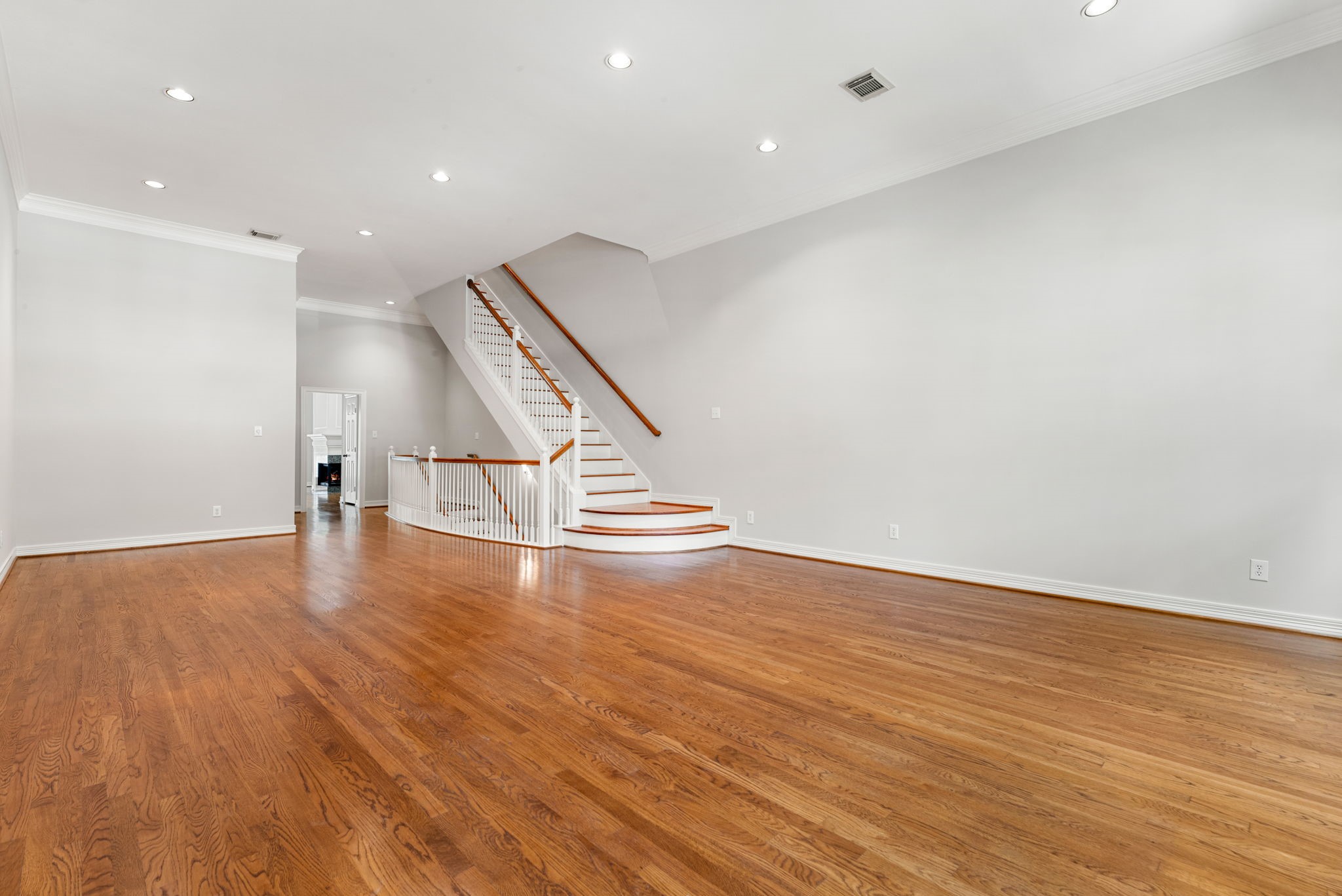 416 Mcgowen Street Property Photo 10