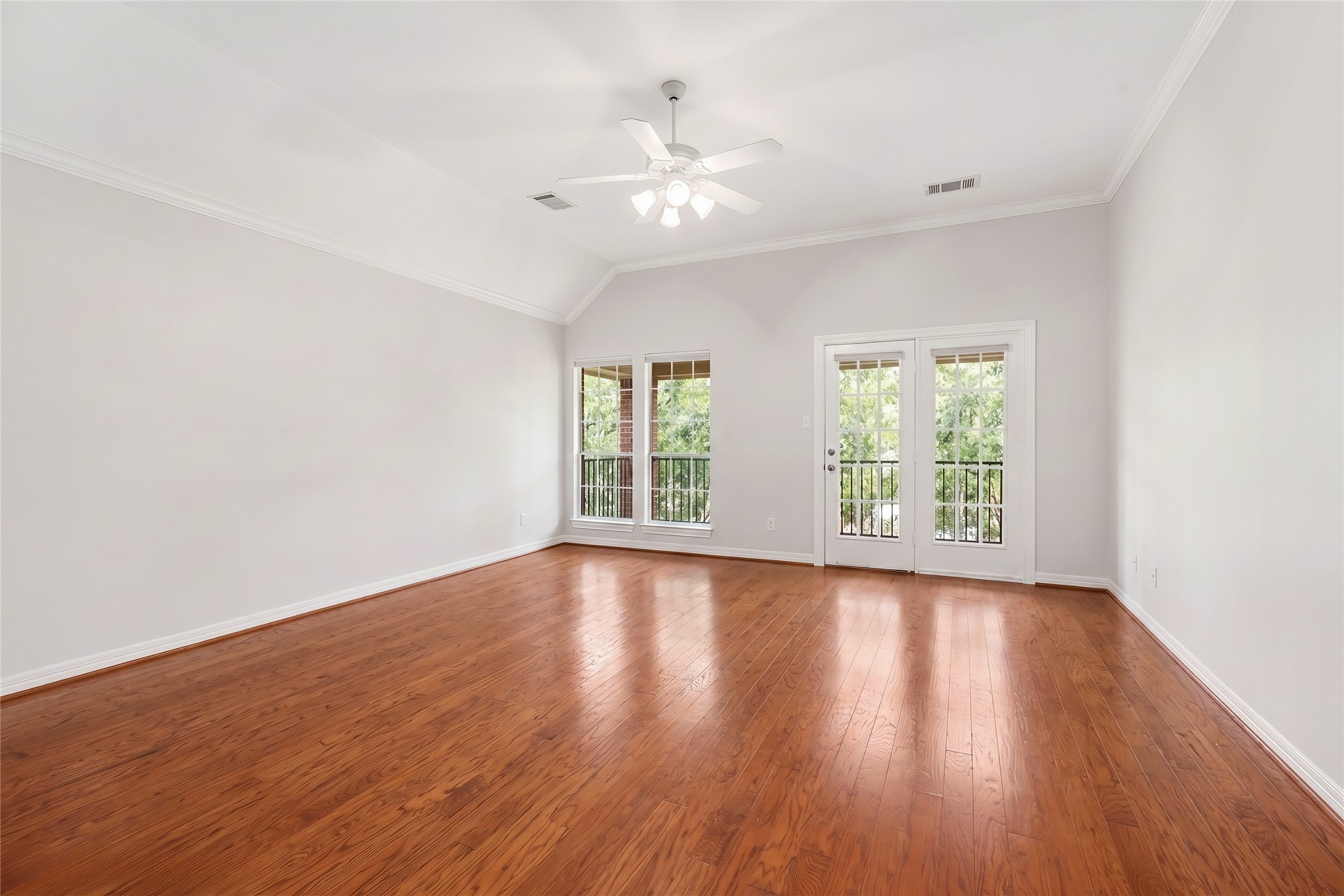 416 Mcgowen Street Property Photo 17