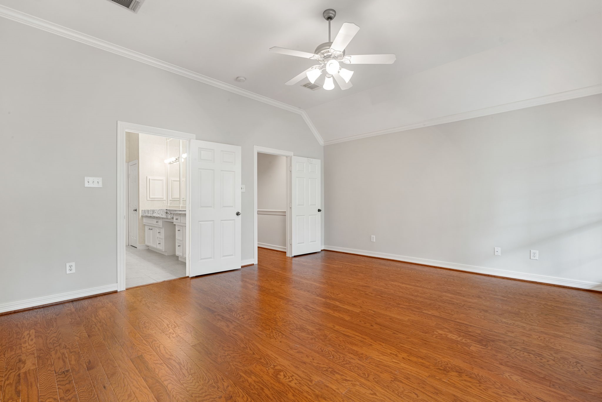 416 Mcgowen Street Property Photo 21