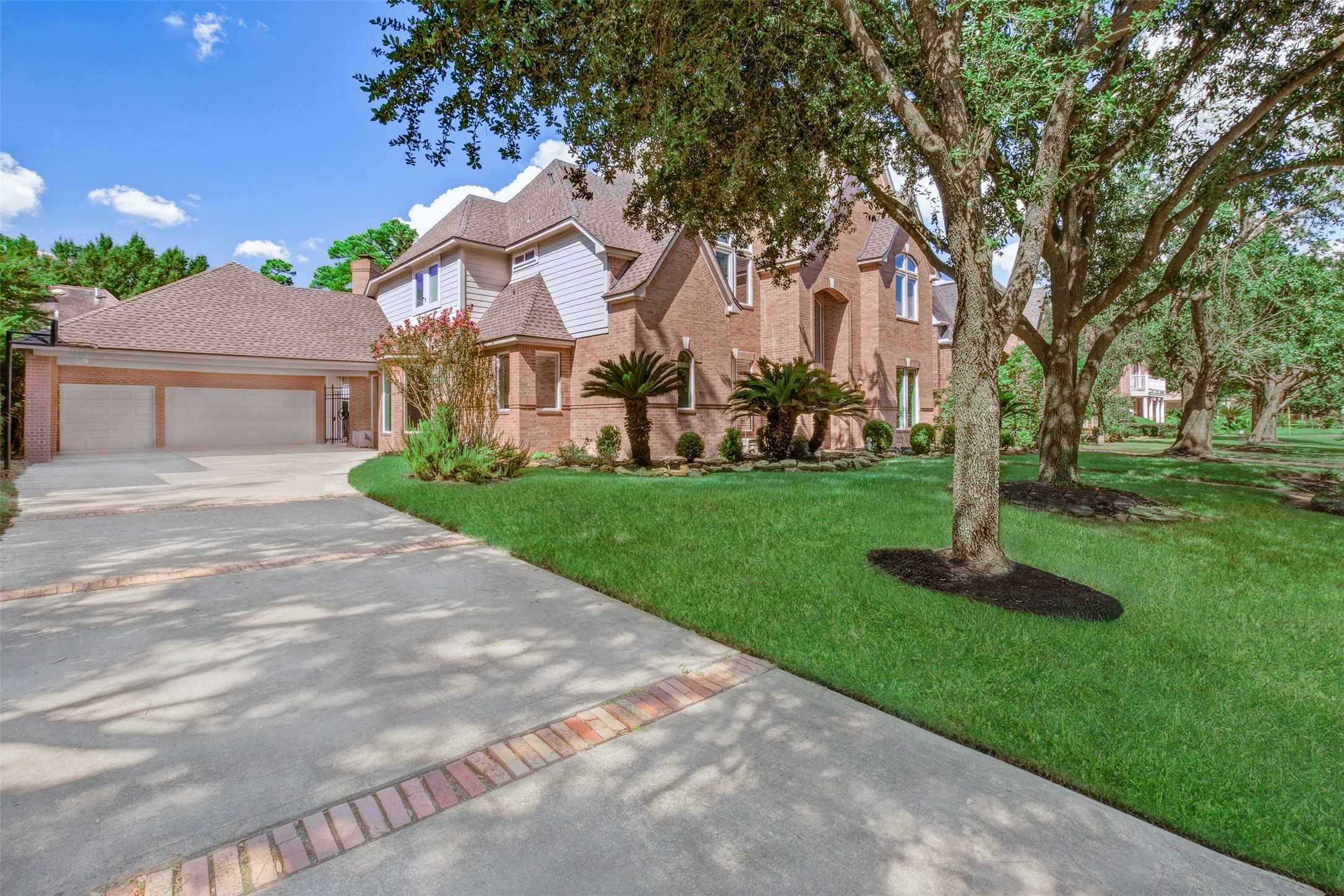 16111 Wimbledon Forest Drive Property Photo 2
