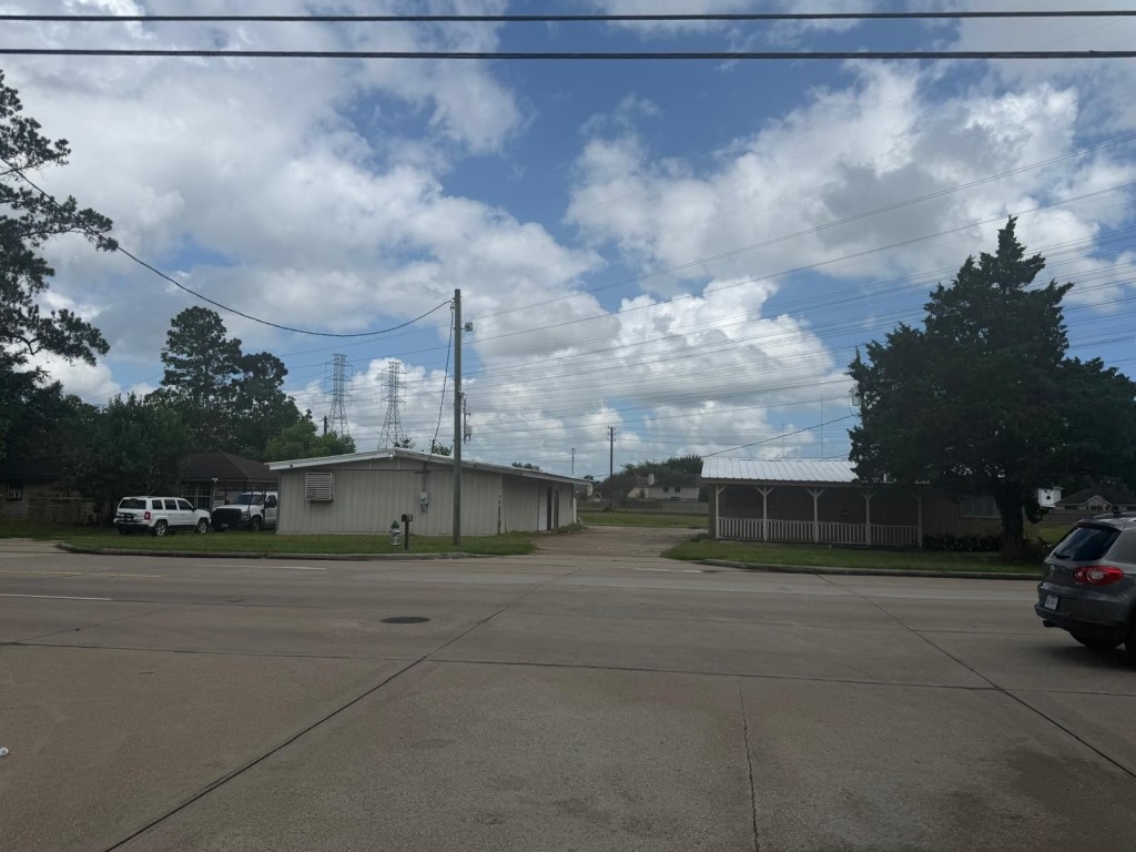 2219 5th Street Property Photo