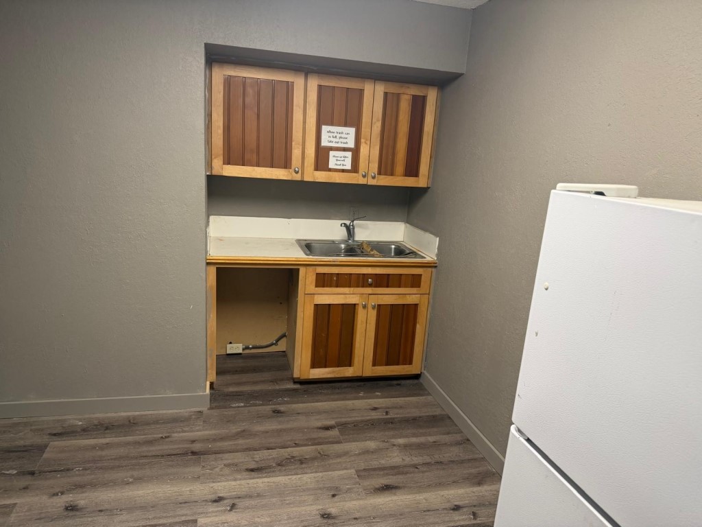 2219 5th Street Property Photo 3