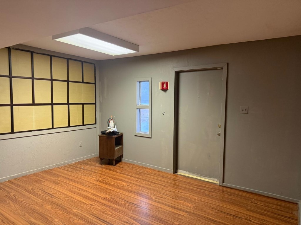 2219 5th Street Property Photo 6