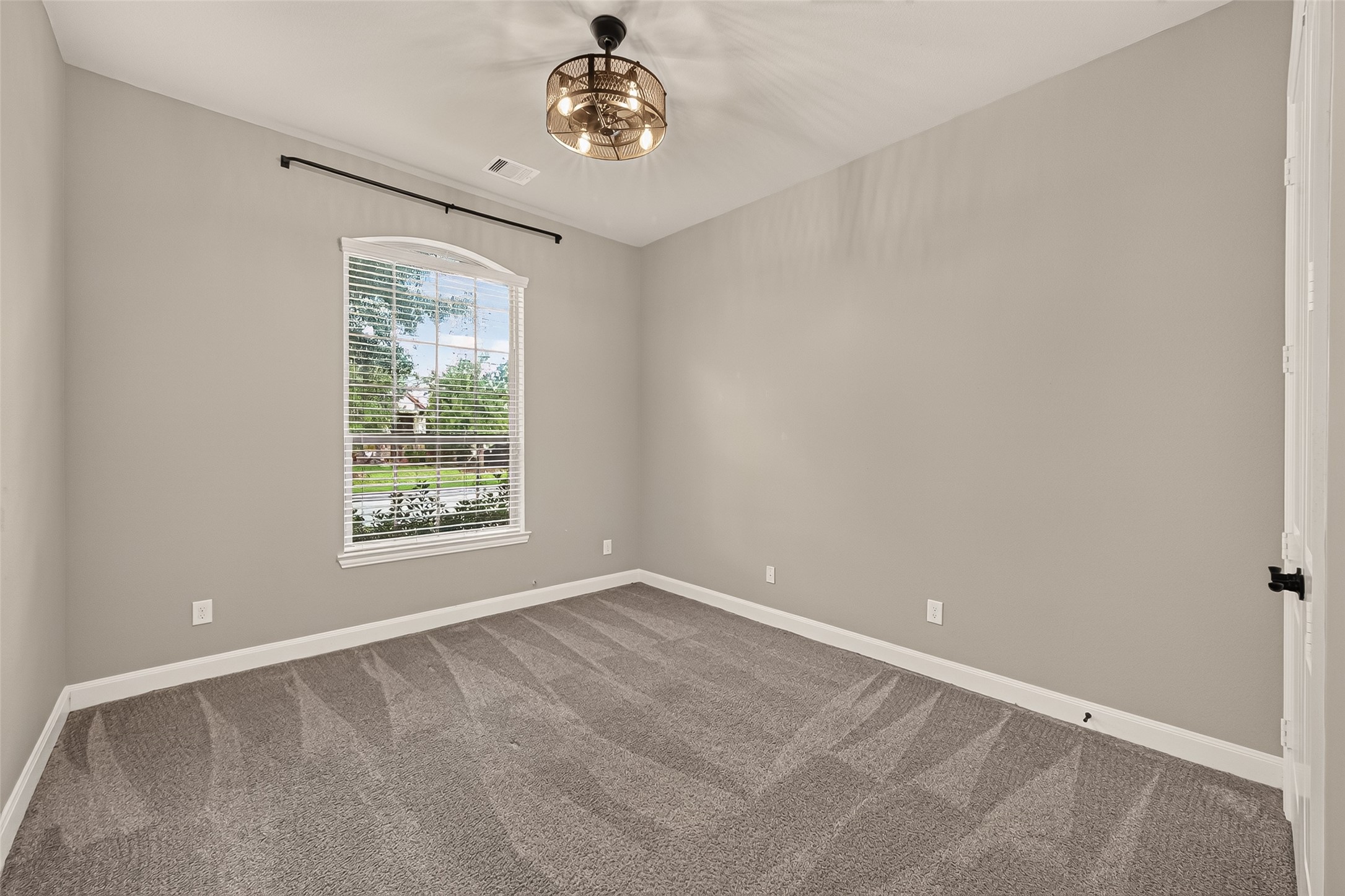 2014 Holly Manor Court Property Photo 6