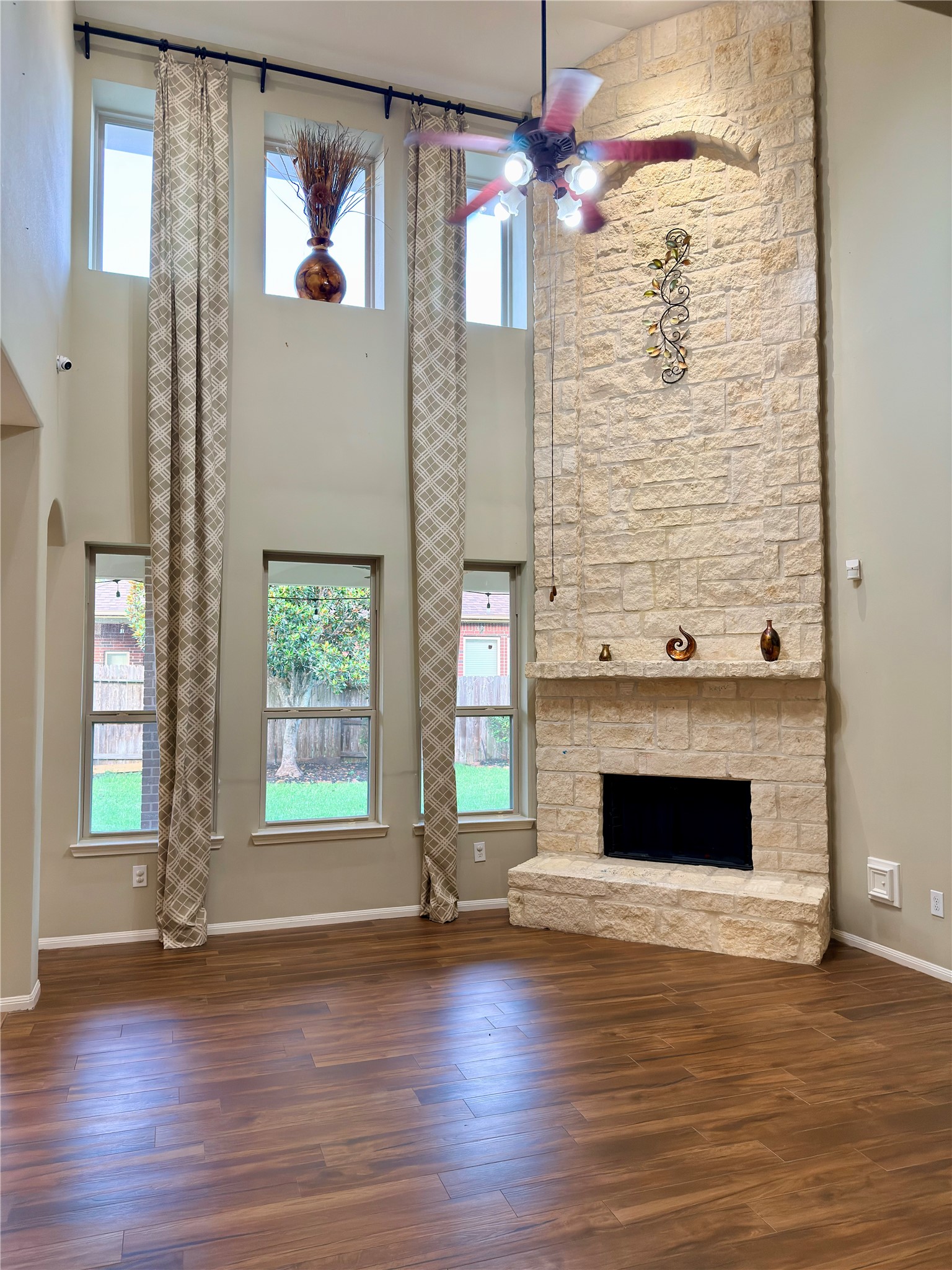 5715 Fairwind Lane Property Photo 7