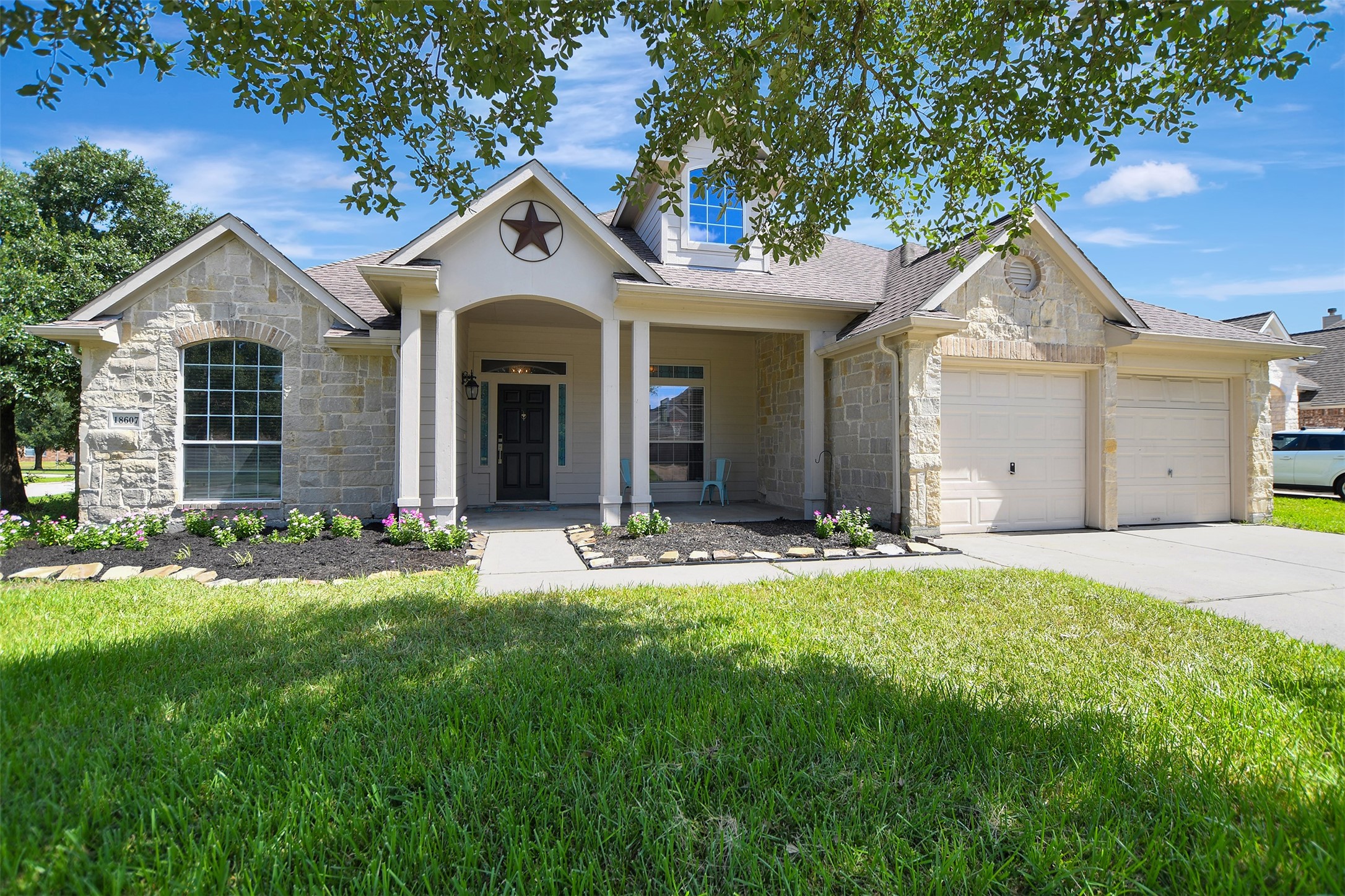 18607 Summercliff Lane Property Photo 1
