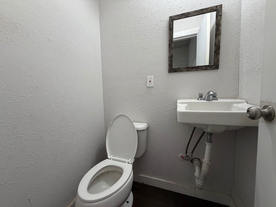 1211 W Park Avenue 107 Property Photo 2