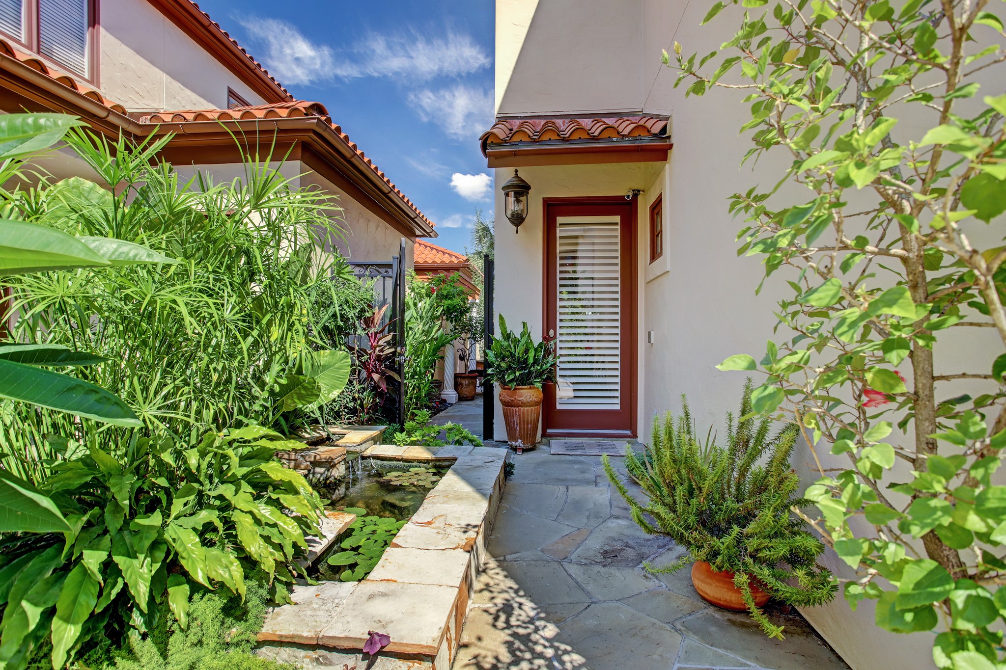 2522 Kingston Street Property Photo 5