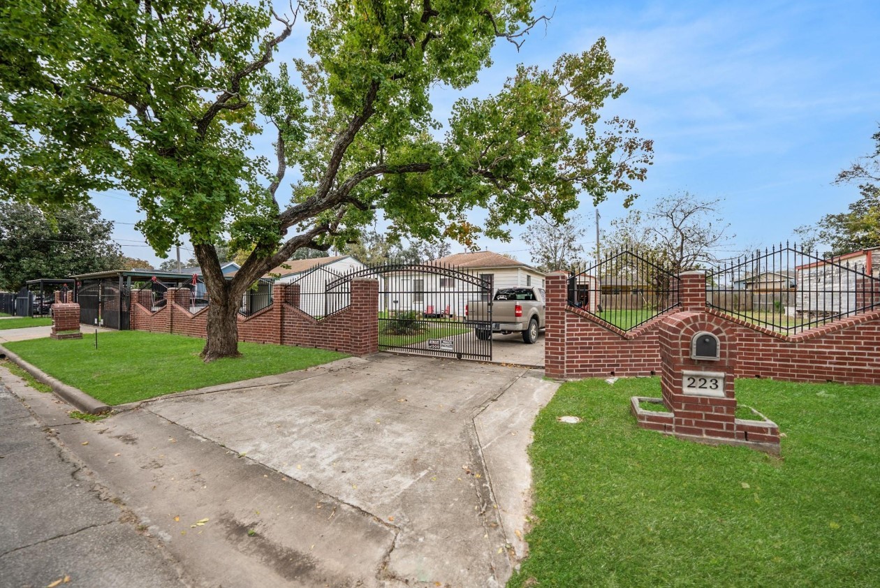 223 Westway Street Property Photo