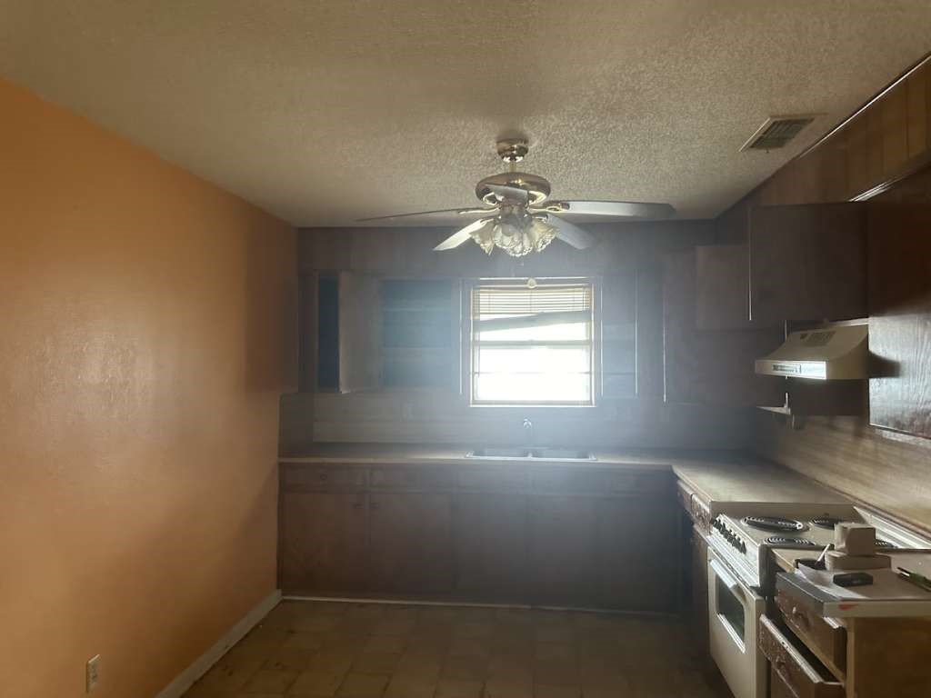 1504 Martha Street Property Photo 5