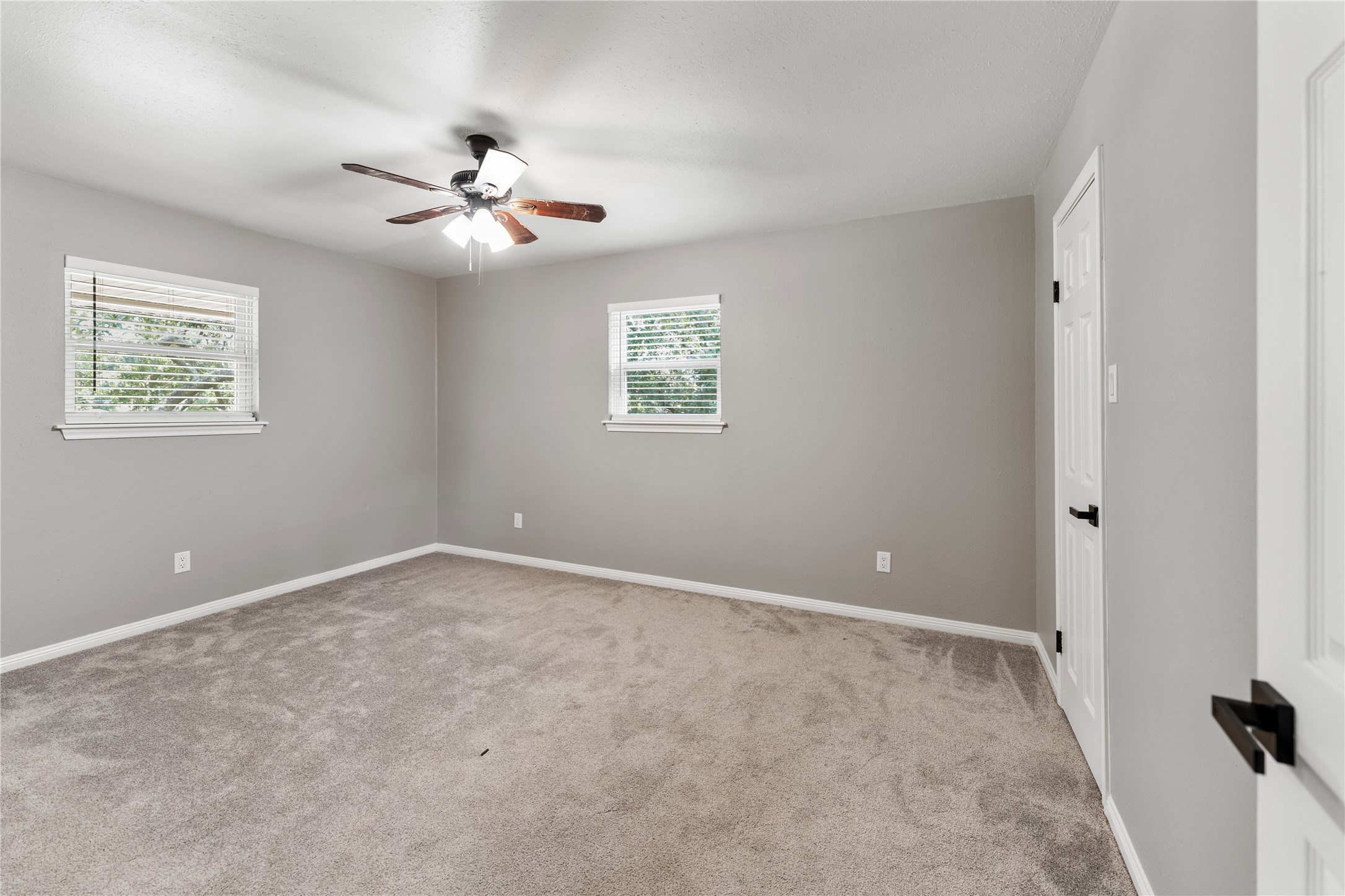 207 Burgundy Lane Property Photo 27