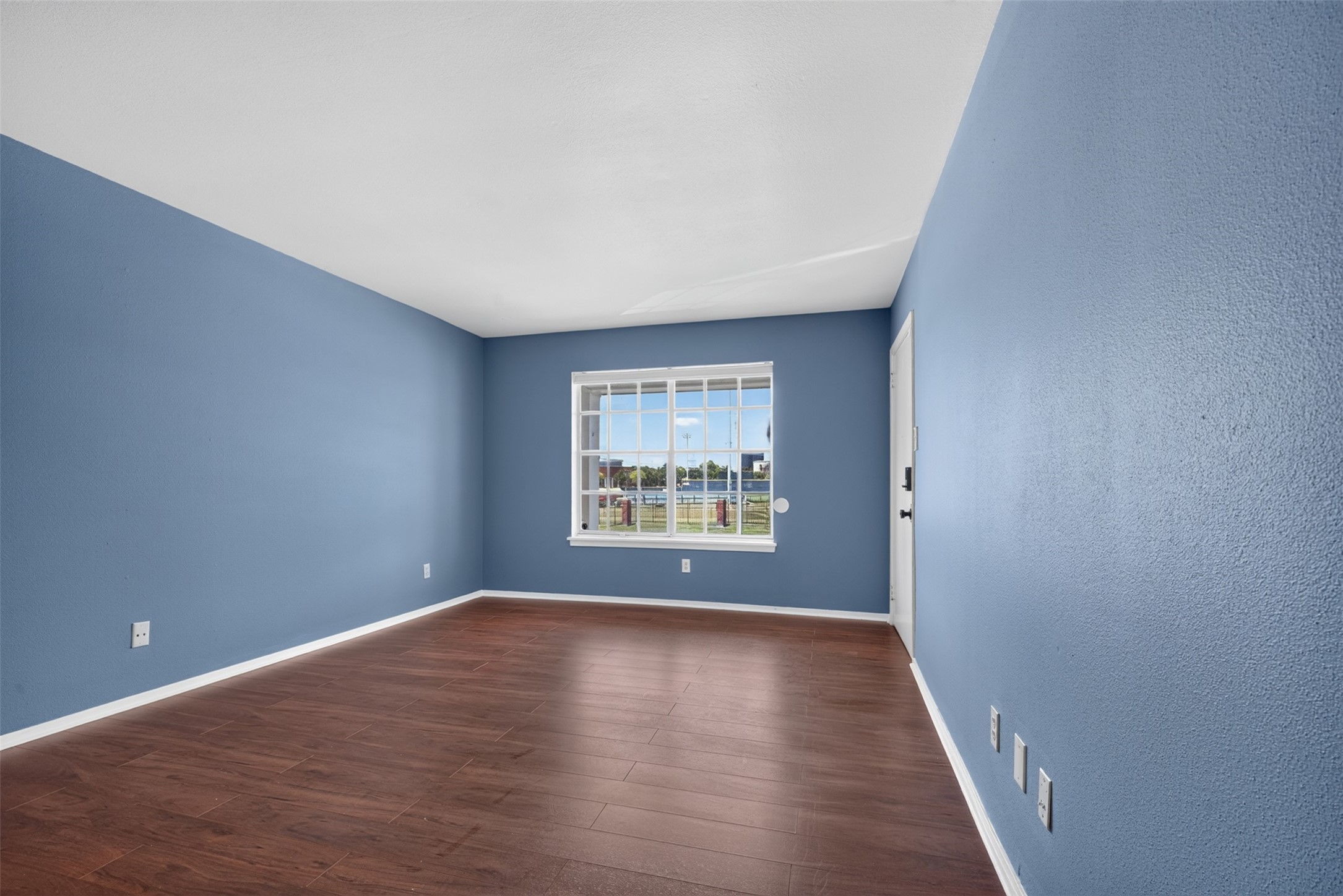 7205 Beechnut Street D Property Photo 5
