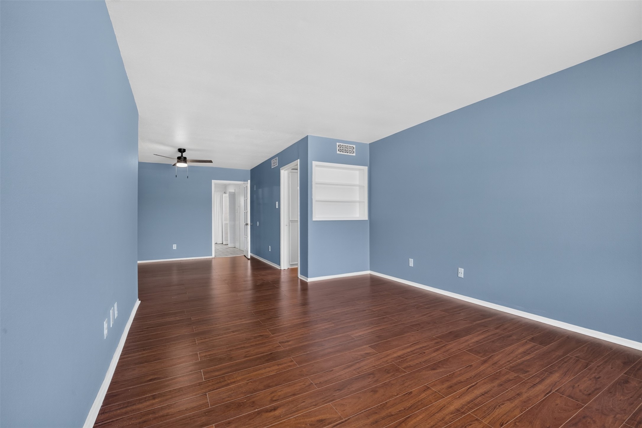 7205 Beechnut Street D Property Photo 8