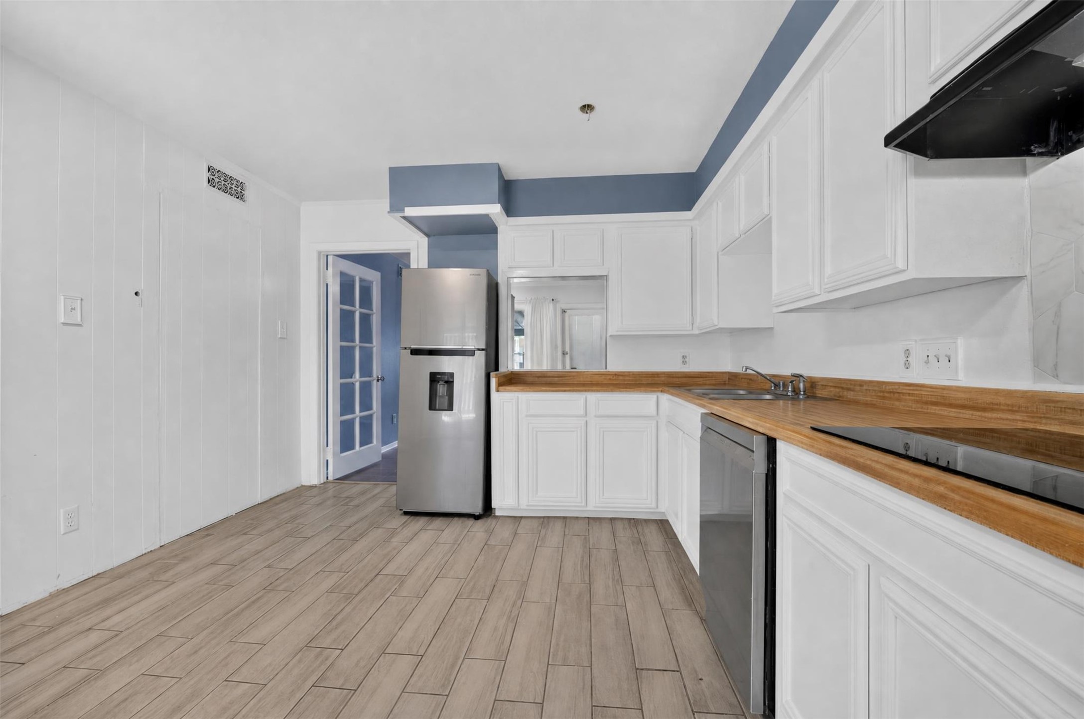 7205 Beechnut Street D Property Photo 13