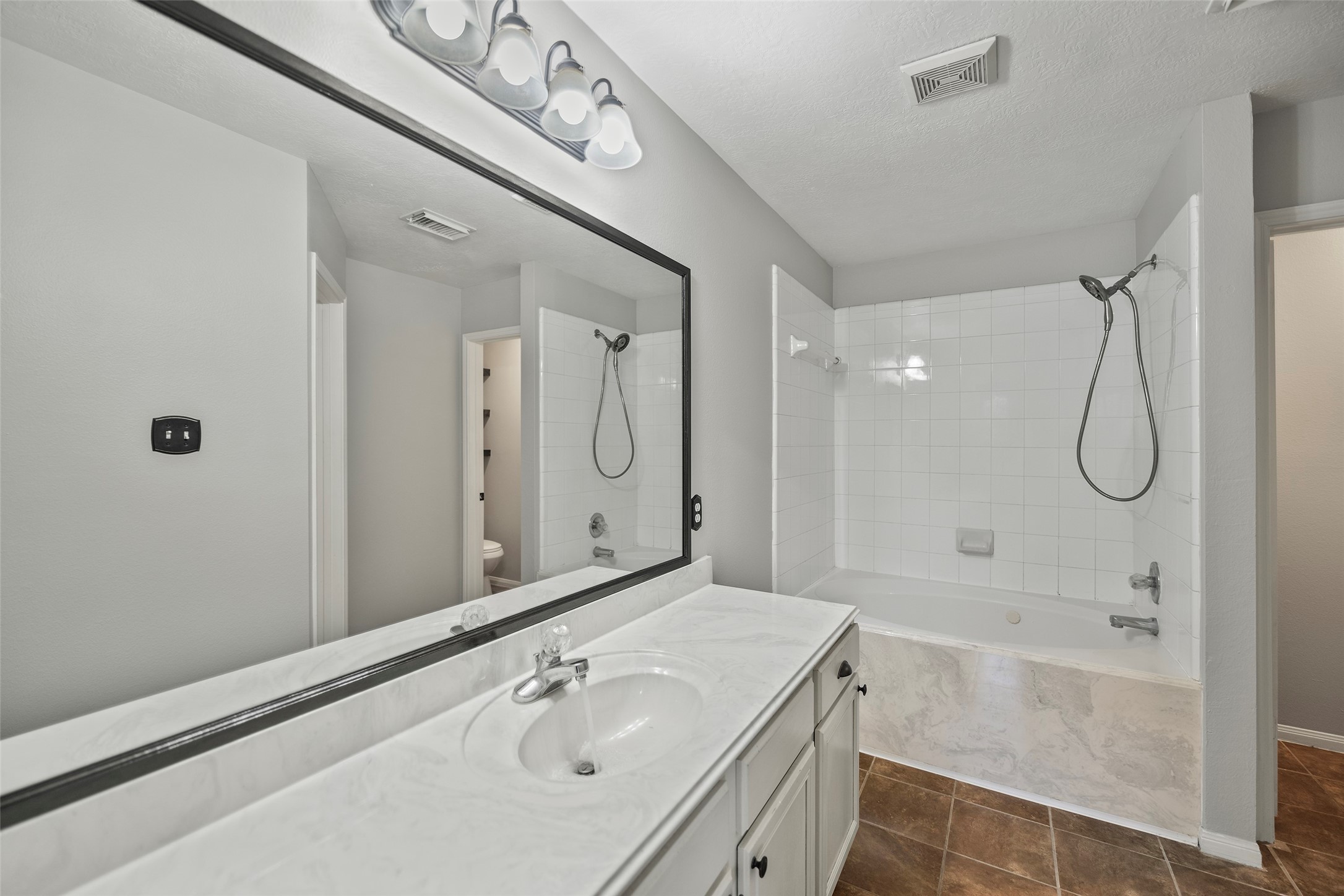 18103 Gravenhurst Lane Property Photo 25