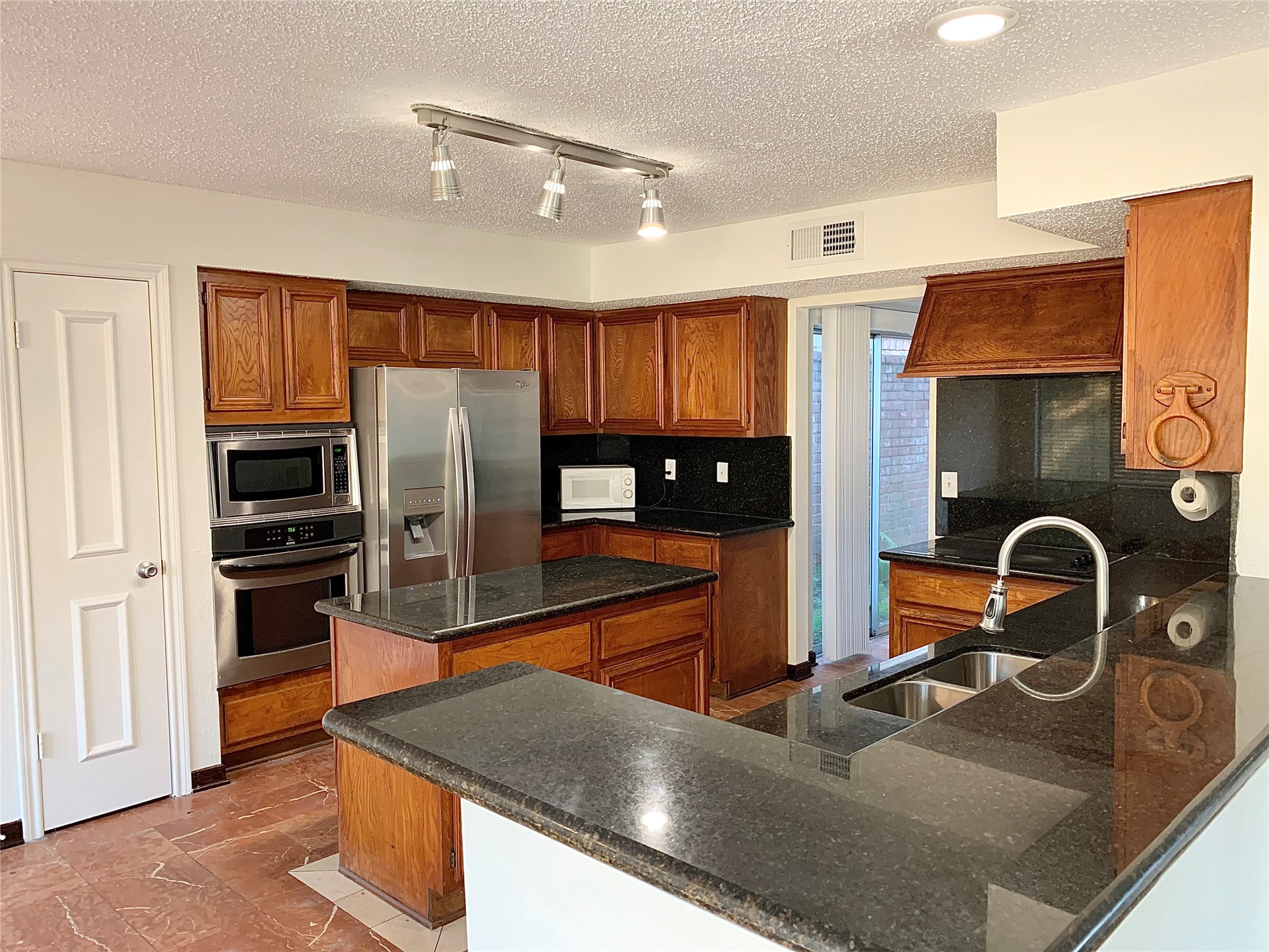 1603 Beaconshire Road Property Photo 12