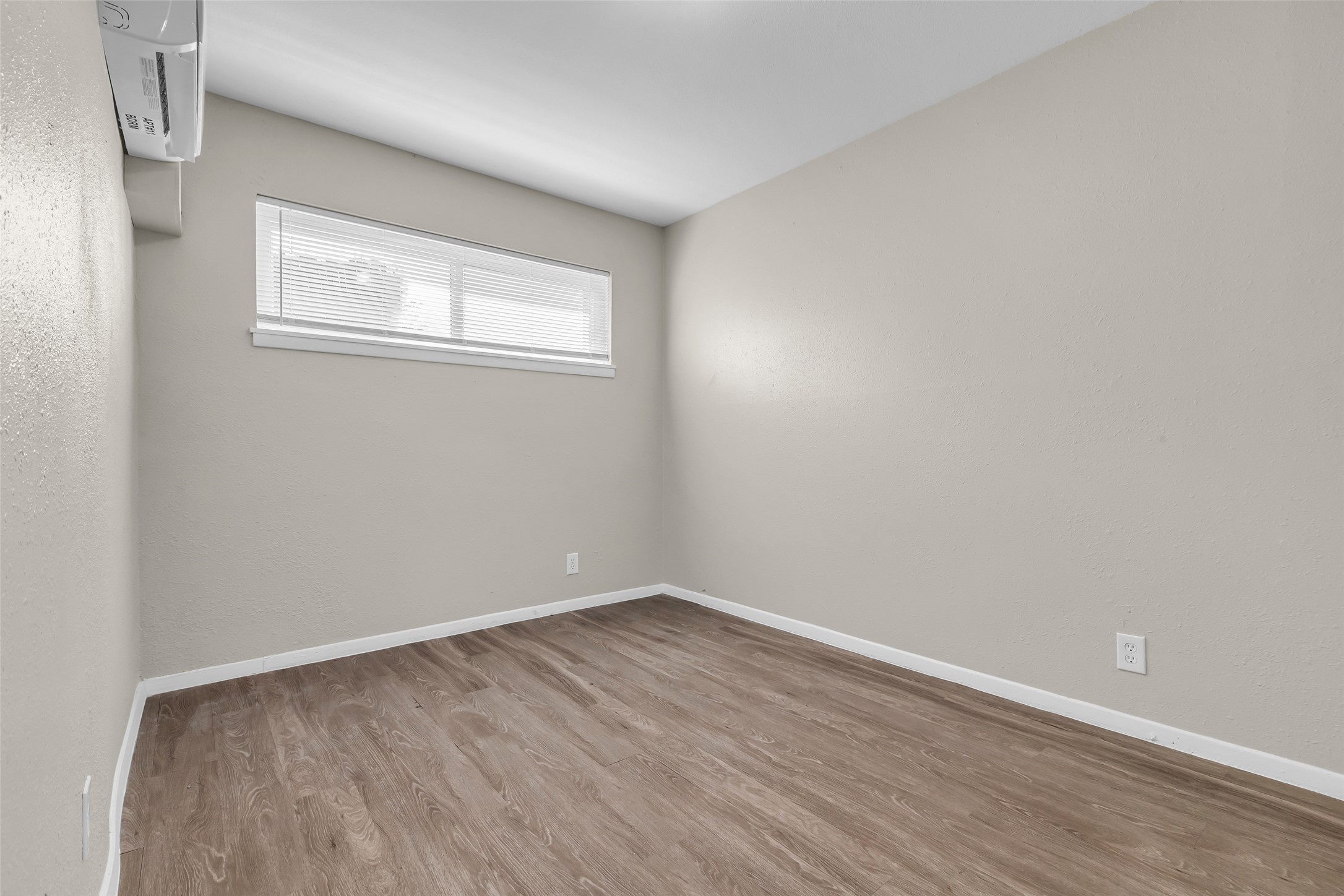 4706 Yellowstone Boulevard 6 Property Photo 3