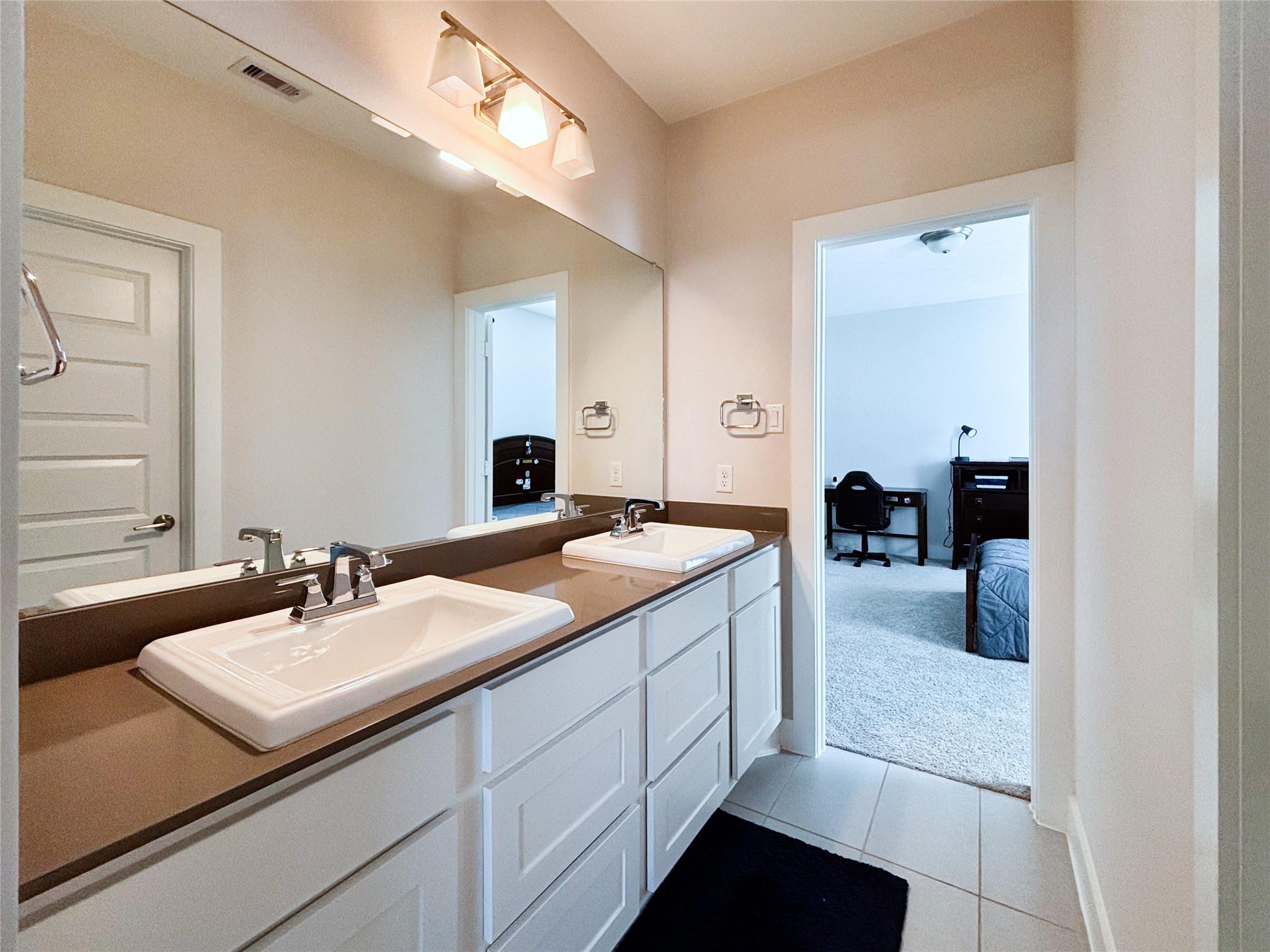 1211 Ryann Rose Creek Lane Property Photo 32