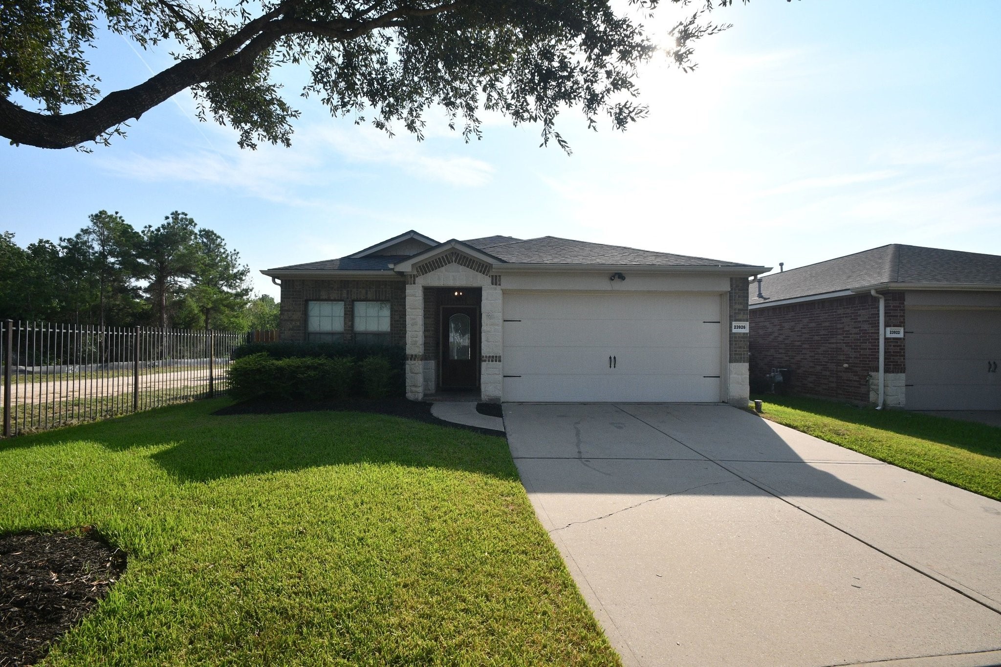23926 N Newport Bend Circle Property Photo 1